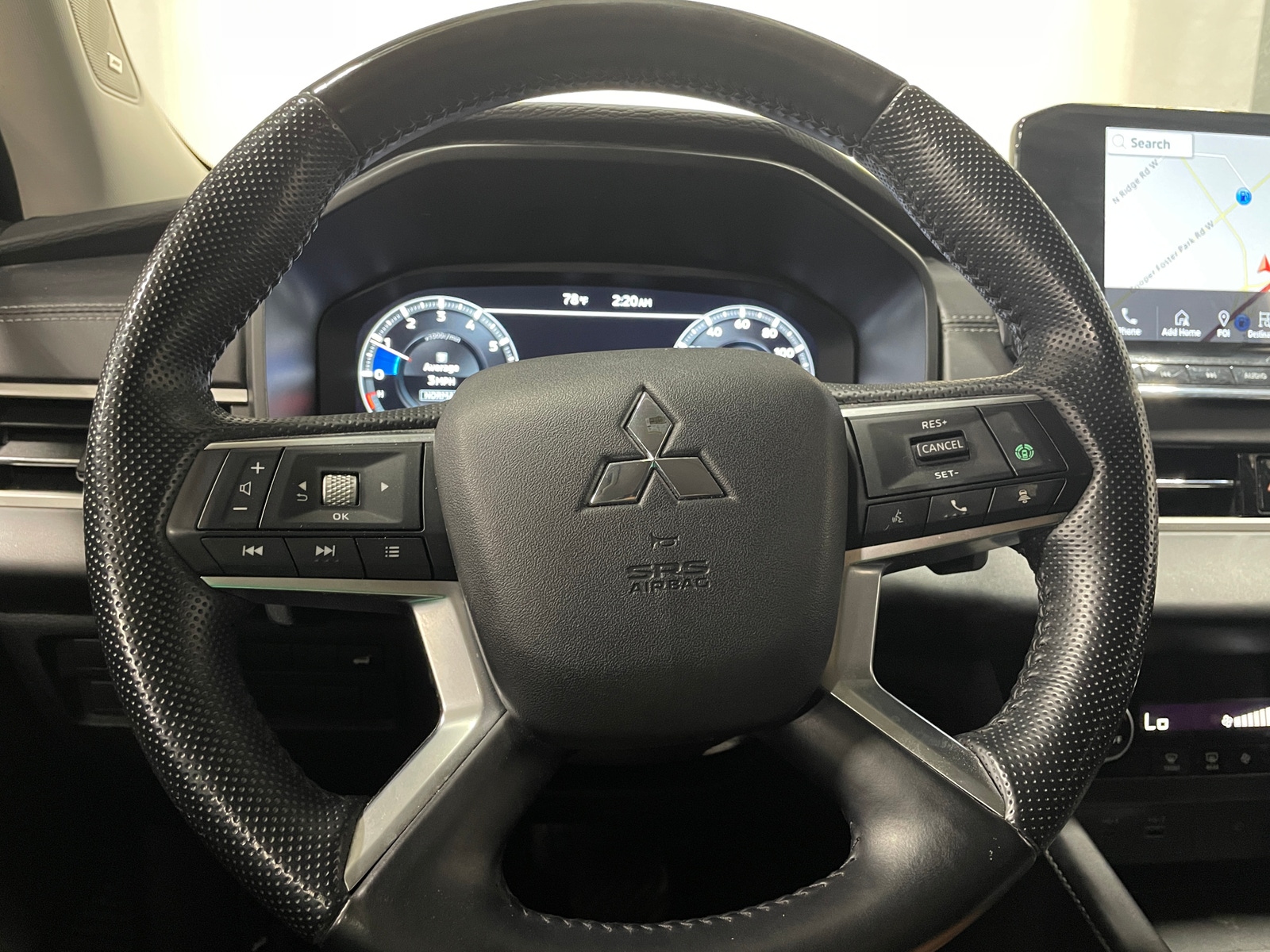 Thumbnail: 2024 Mitsubishi Outlander - 4