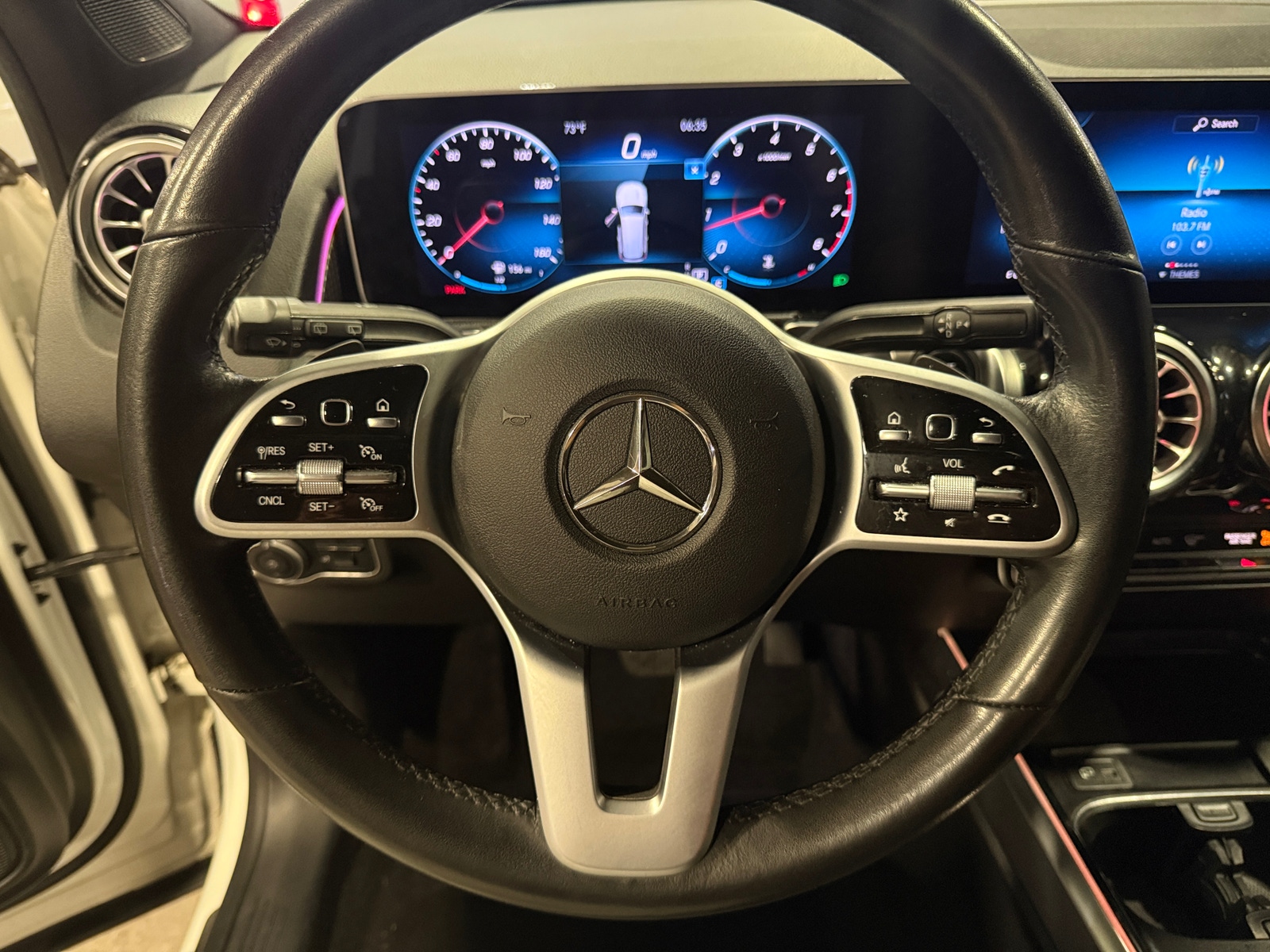Thumbnail: 2021 Mercedes-Benz GLB - 4
