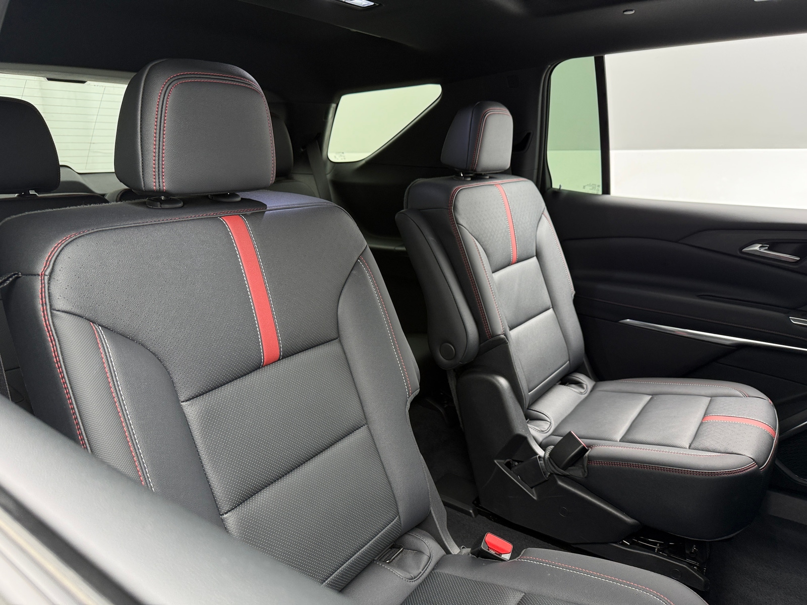 Thumbnail: 2026 Chevrolet Traverse - 5