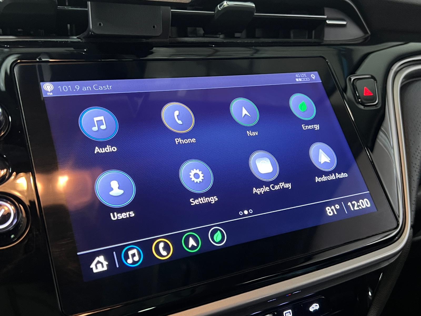 Thumbnail: 2022 Chevrolet Bolt EUV - 3
