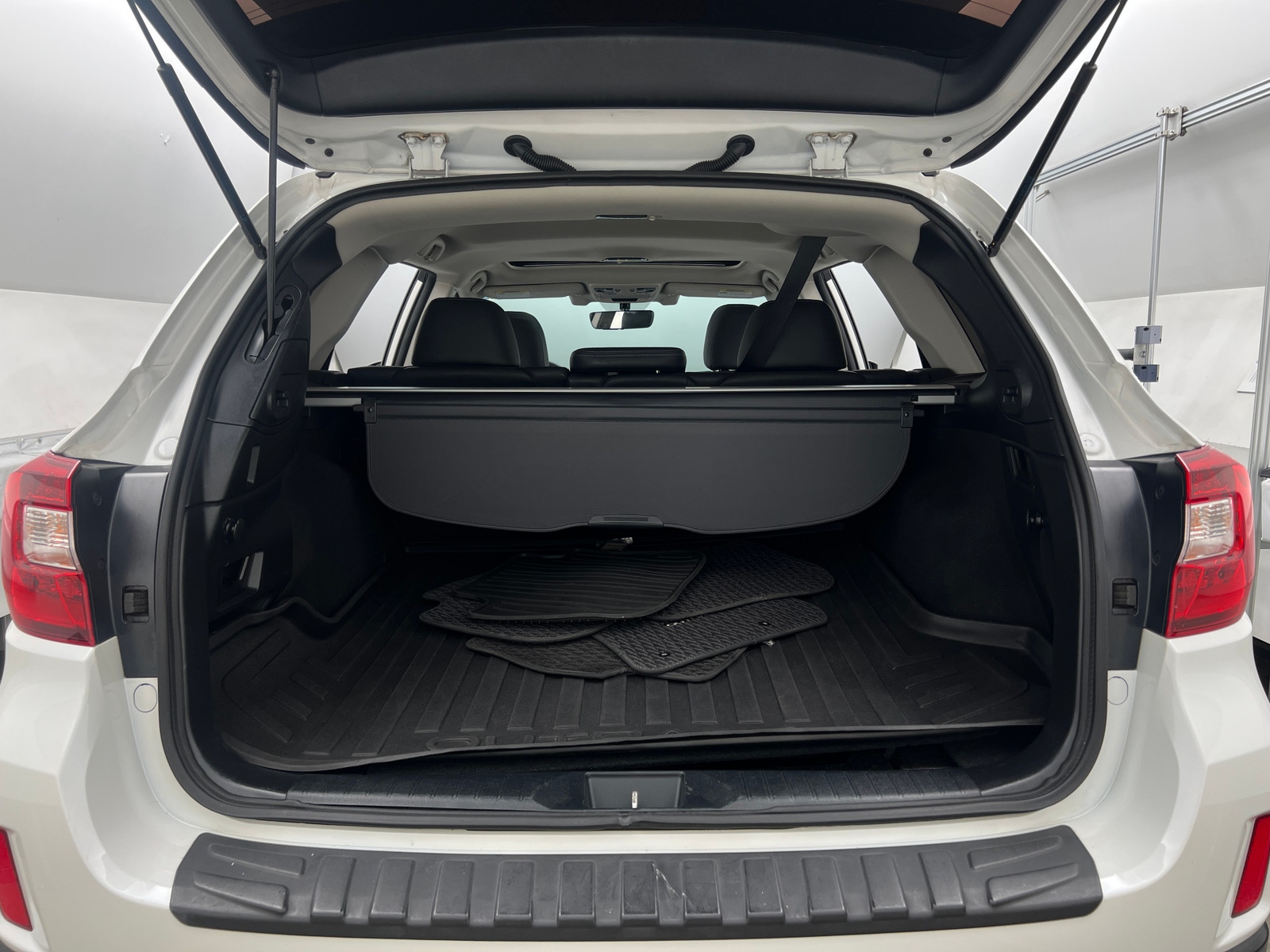 Thumbnail: 2017 Subaru Outback - 6