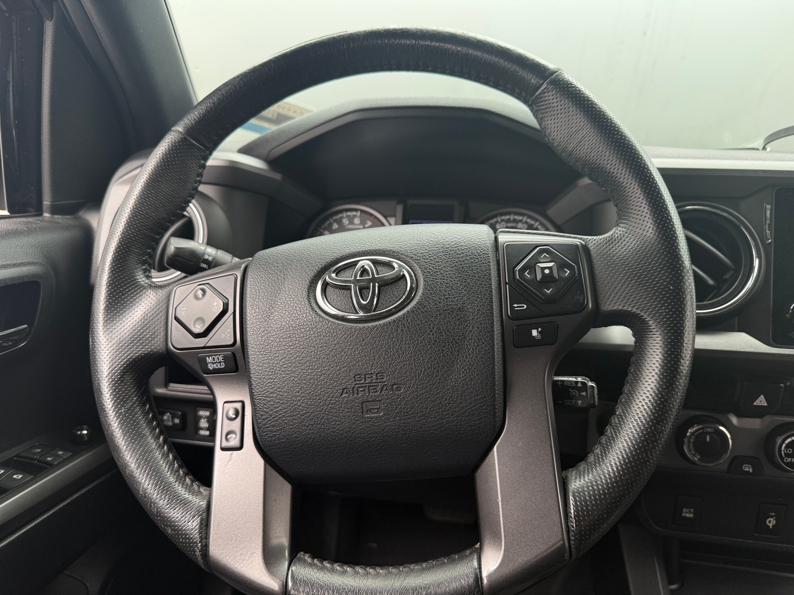 Thumbnail: 2017 Toyota Tacoma - 5