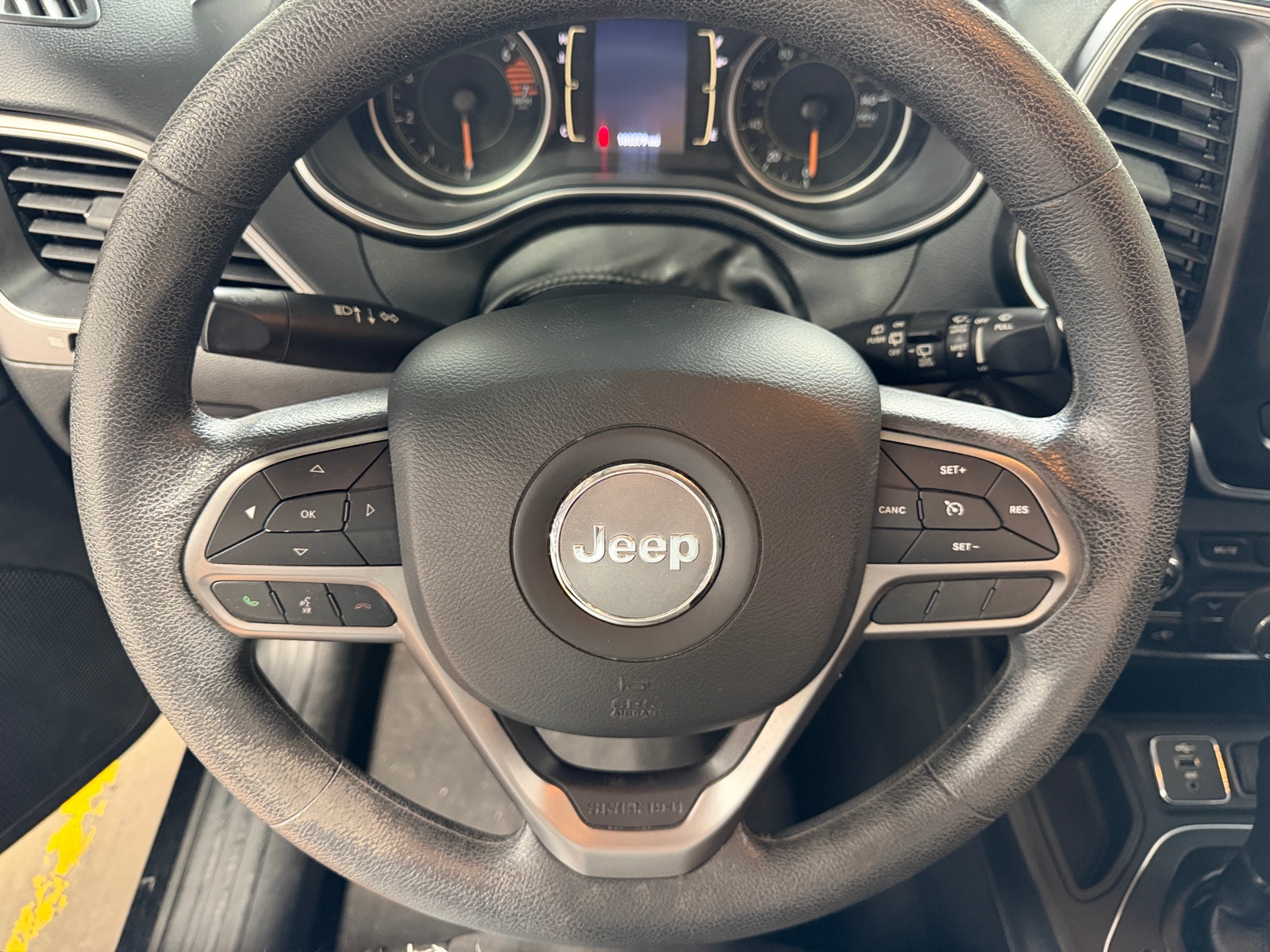 Thumbnail: 2020 Jeep Cherokee - 5