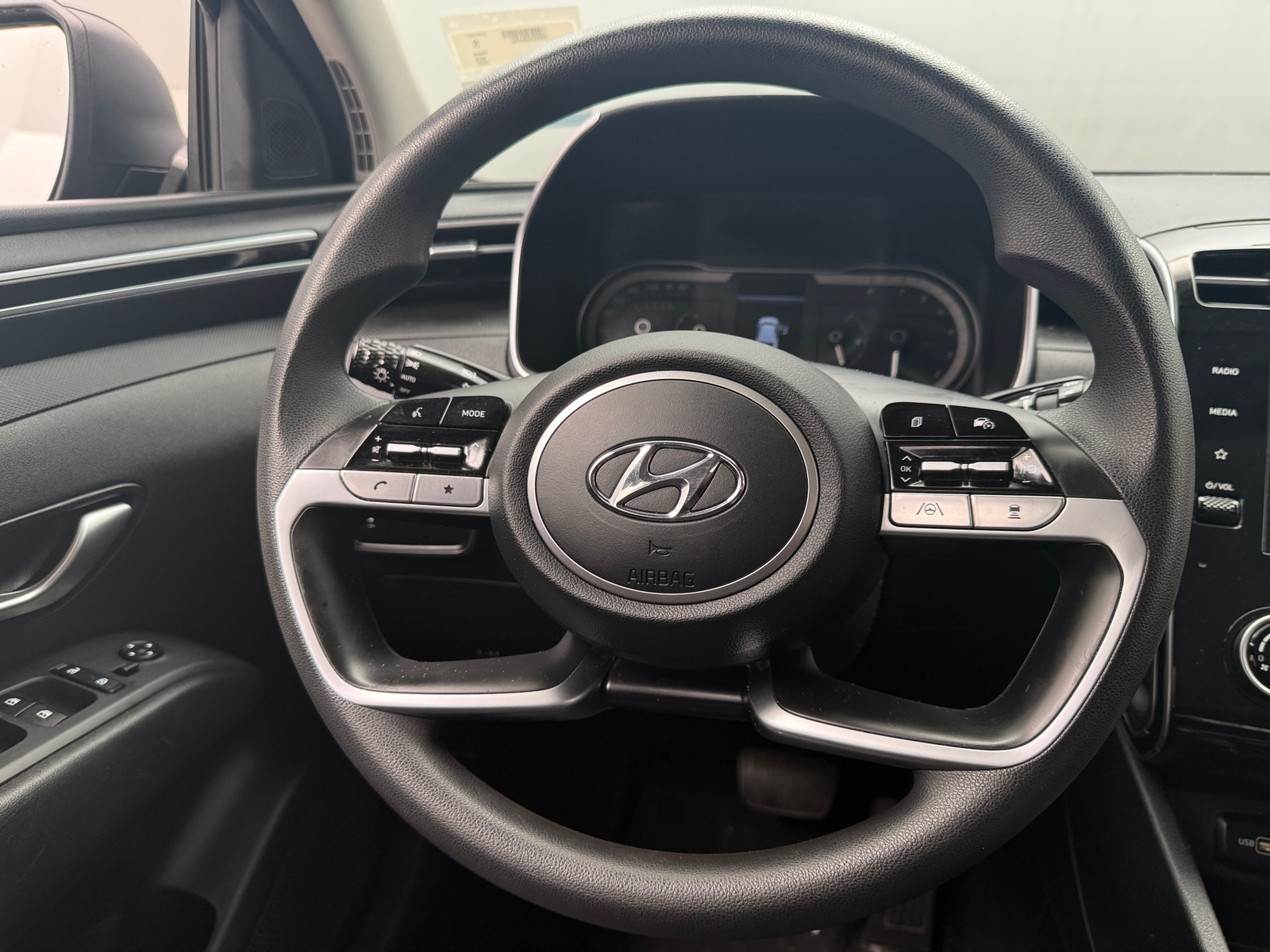 Thumbnail: 2022 Hyundai Tucson - 5