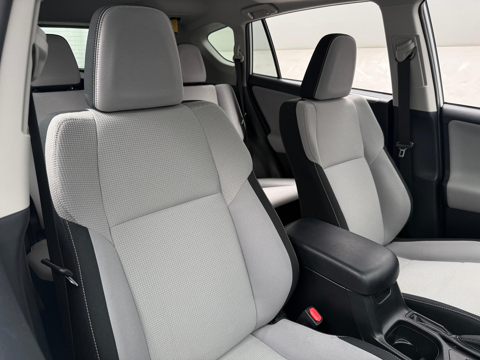Thumbnail: 2017 Toyota RAV4 - 2