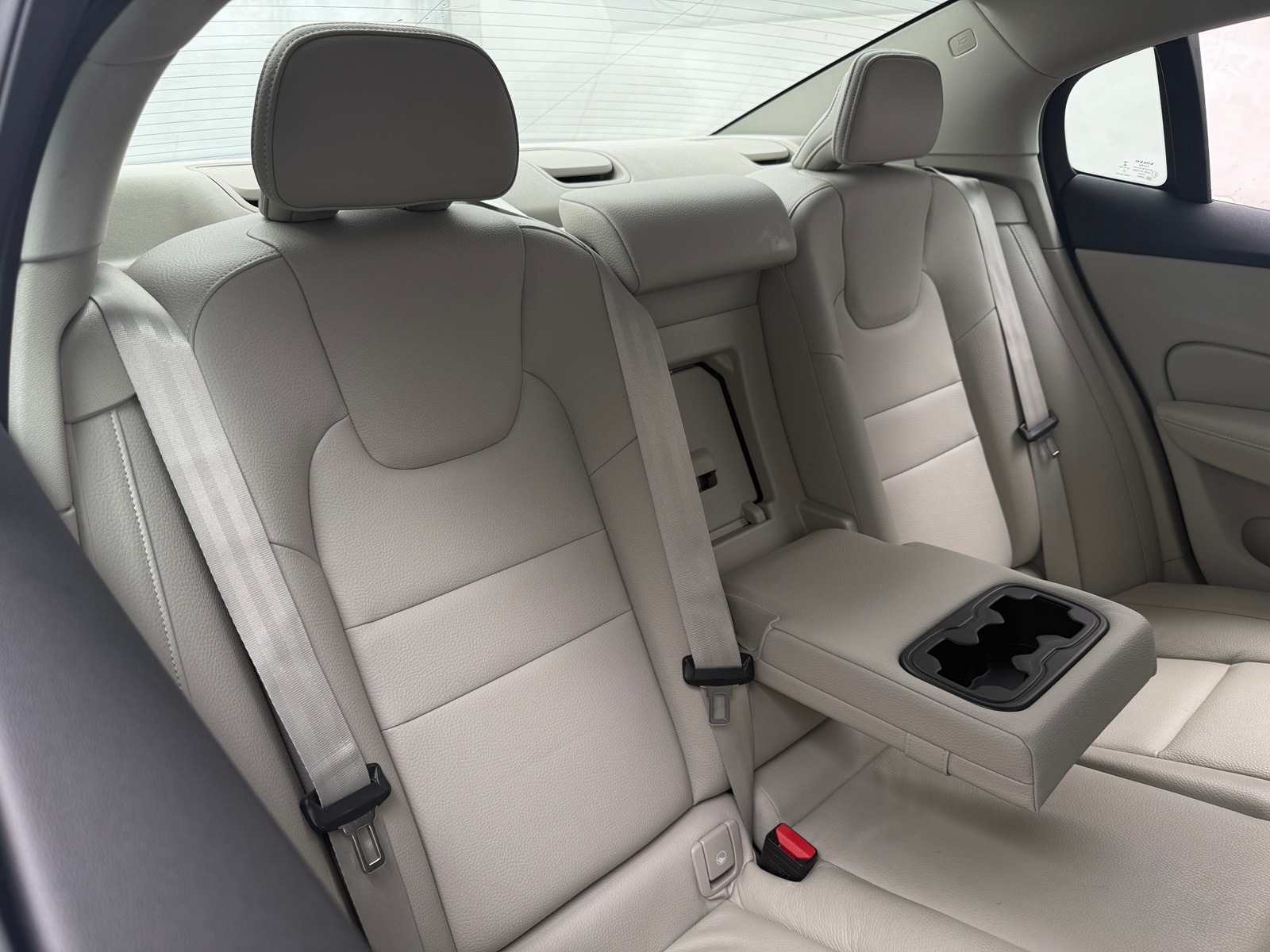 Thumbnail: 2022 Volvo S60 - 5
