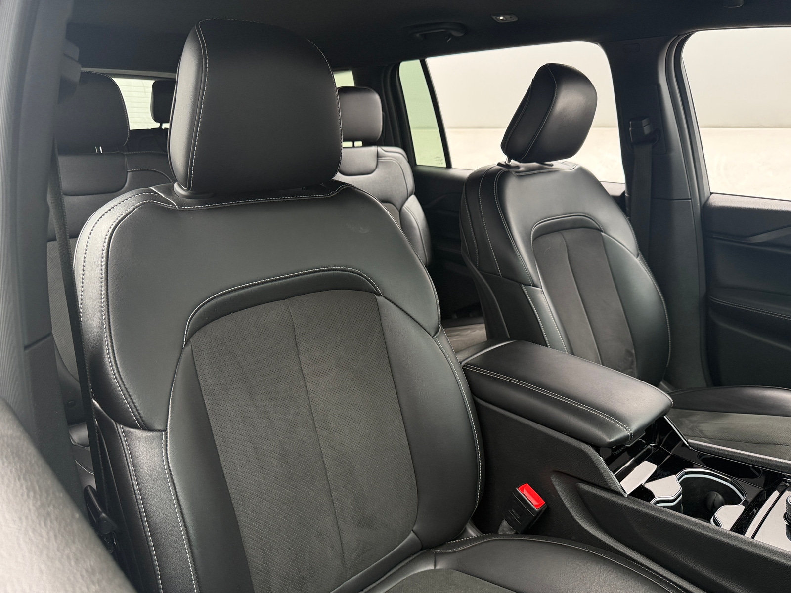 Thumbnail: 2023 Jeep Grand Cherokee L - 2