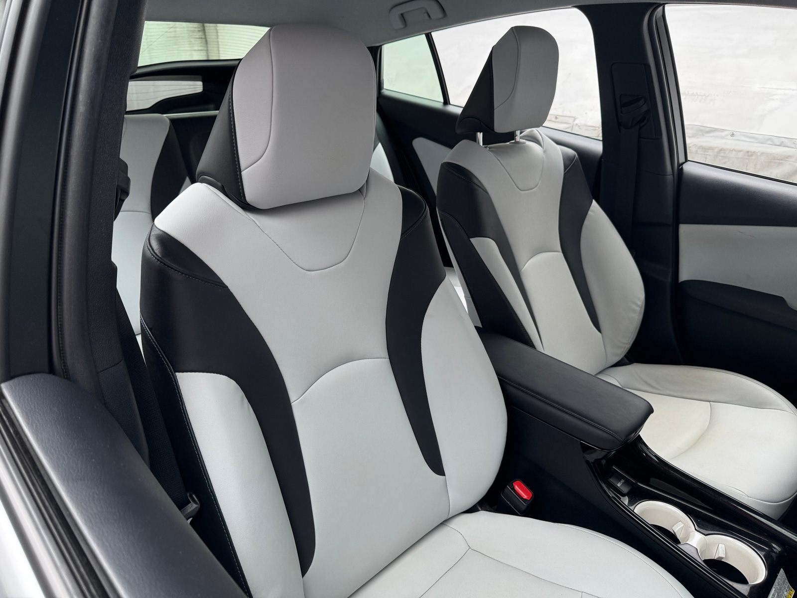 Thumbnail: 2017 Toyota Prius Prime - 2