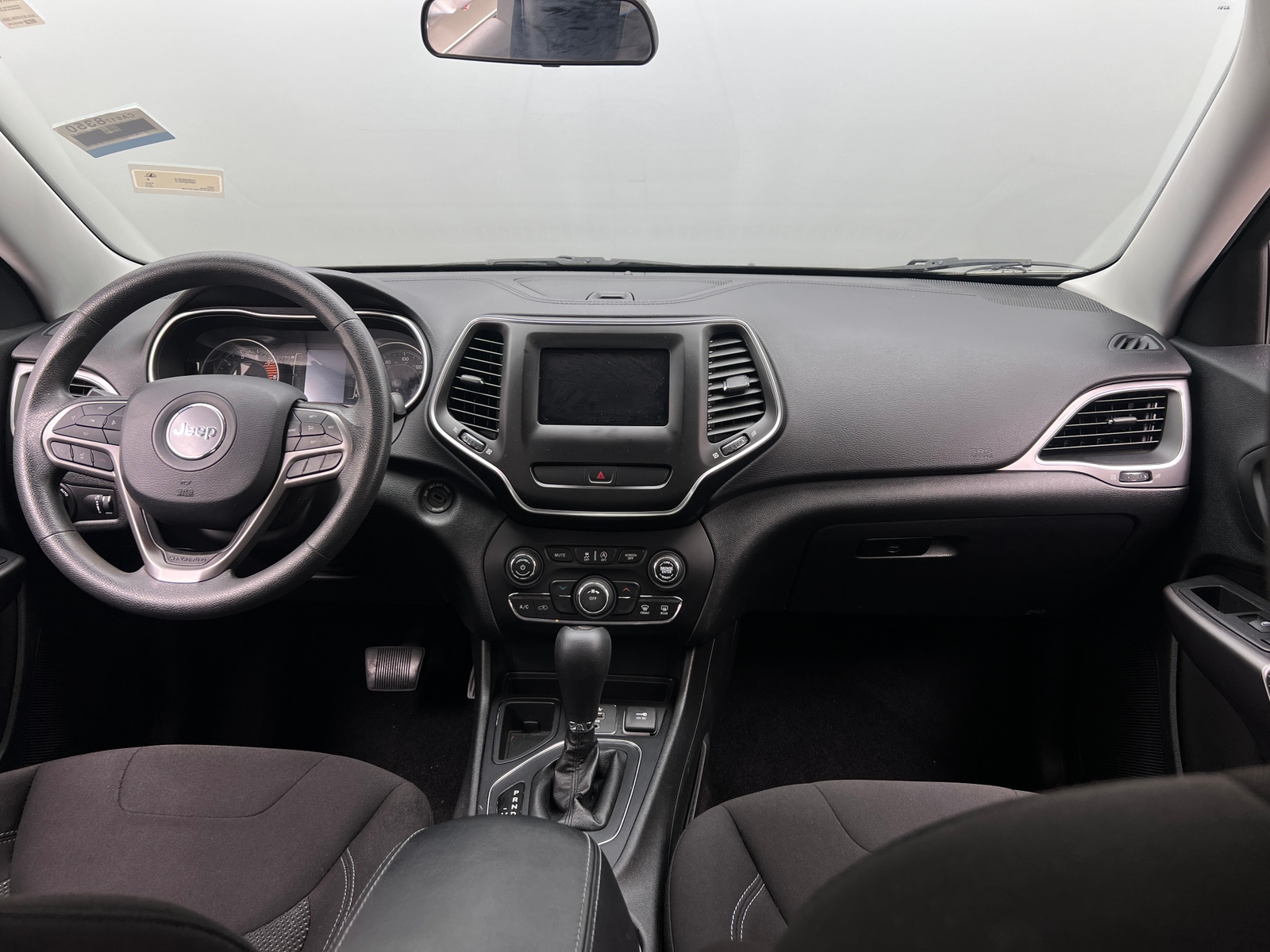 Thumbnail: 2019 Jeep Cherokee - 3