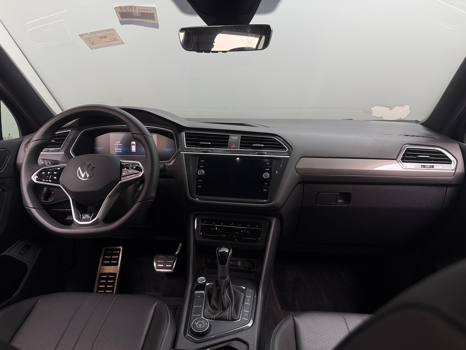 Thumbnail: 2024 Volkswagen Tiguan - 2