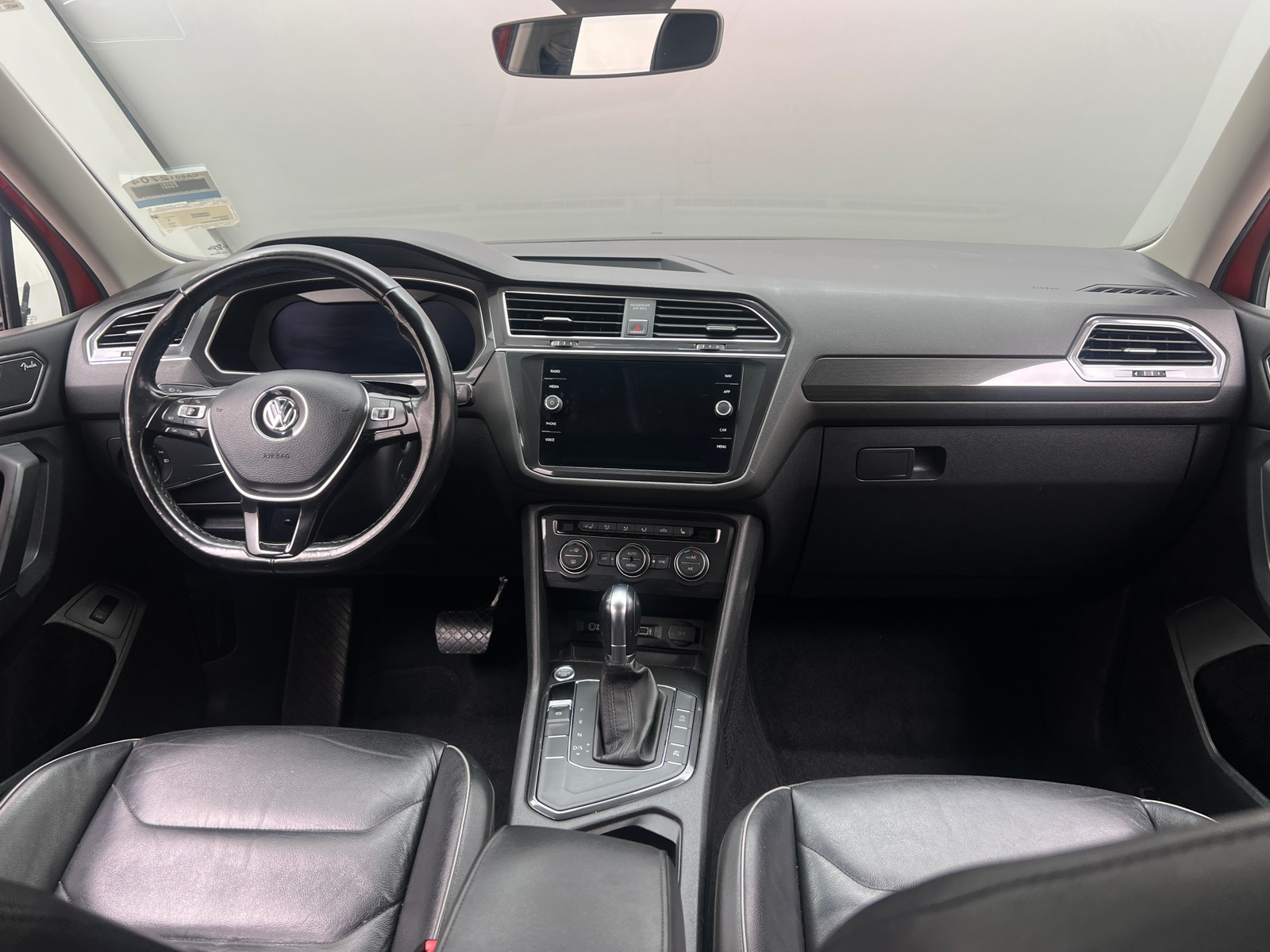 Thumbnail: 2018 Volkswagen Tiguan - 2