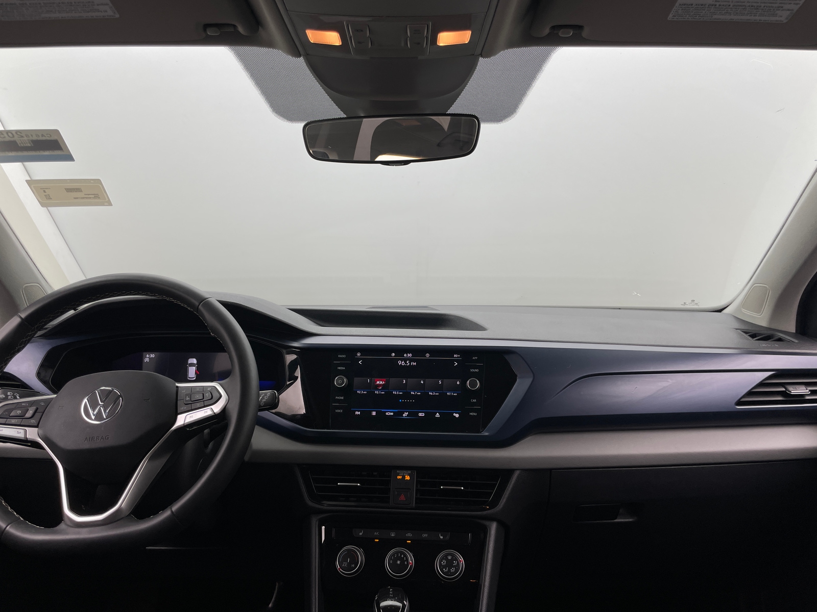 Thumbnail: 2023 Volkswagen Taos - 3