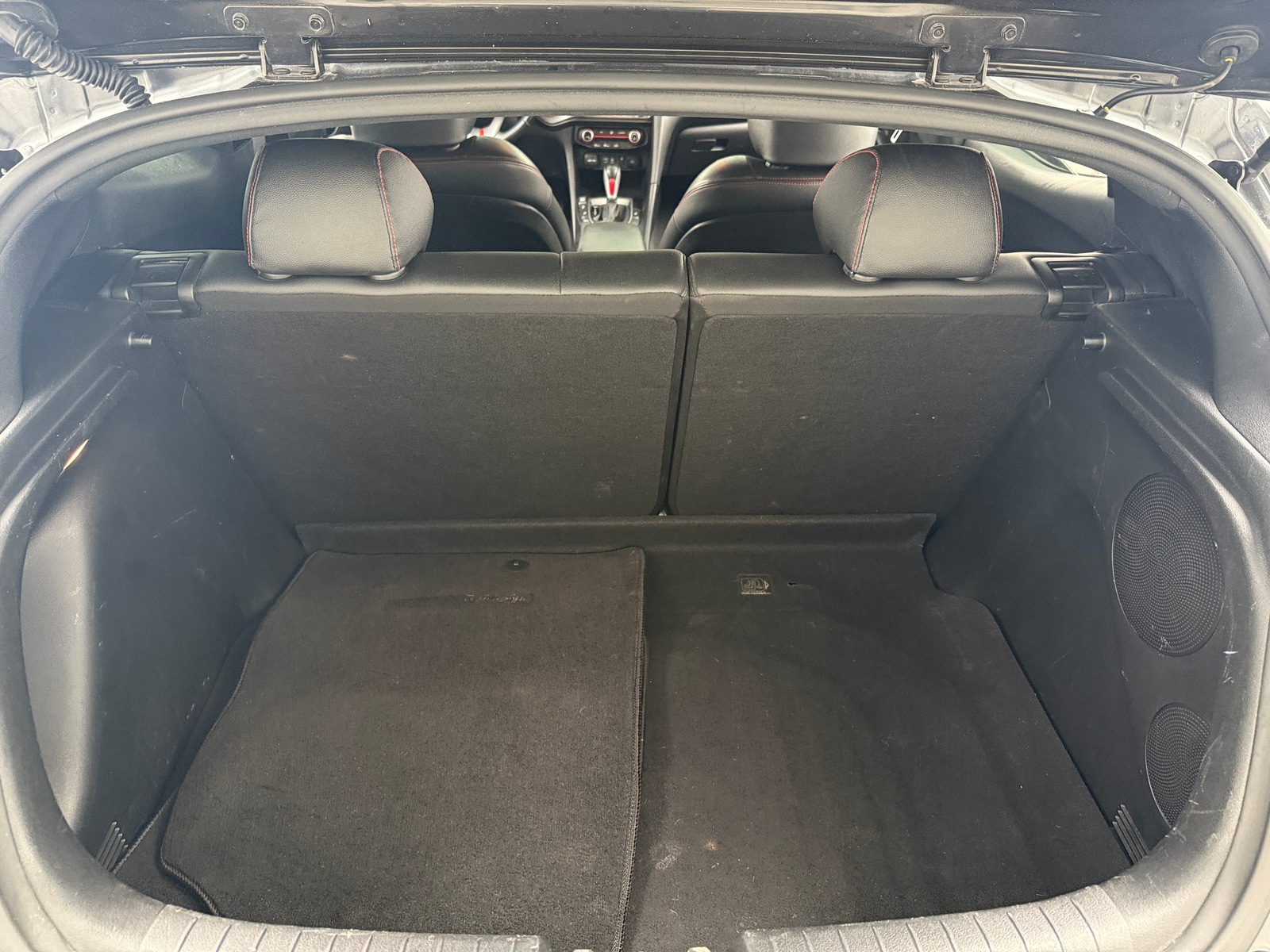 Thumbnail: 2019 Hyundai Veloster - 7