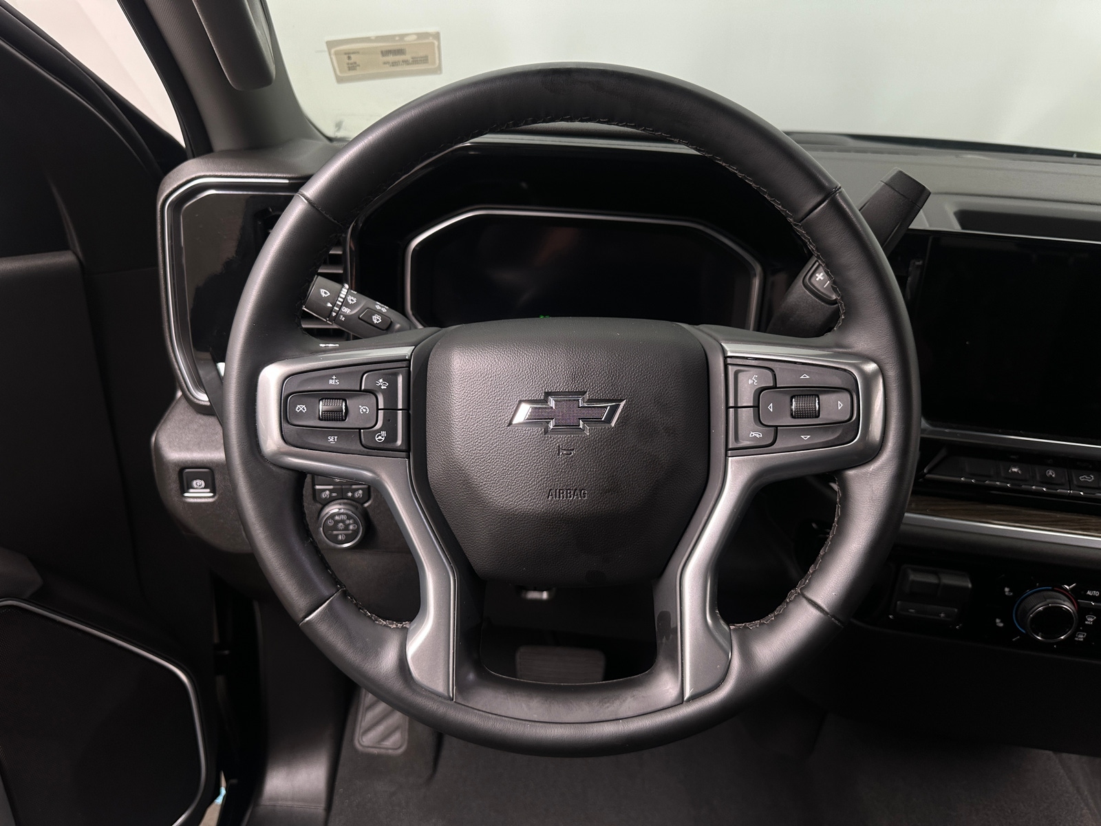 Thumbnail: 2026 Chevrolet Silverado 1500 - 5