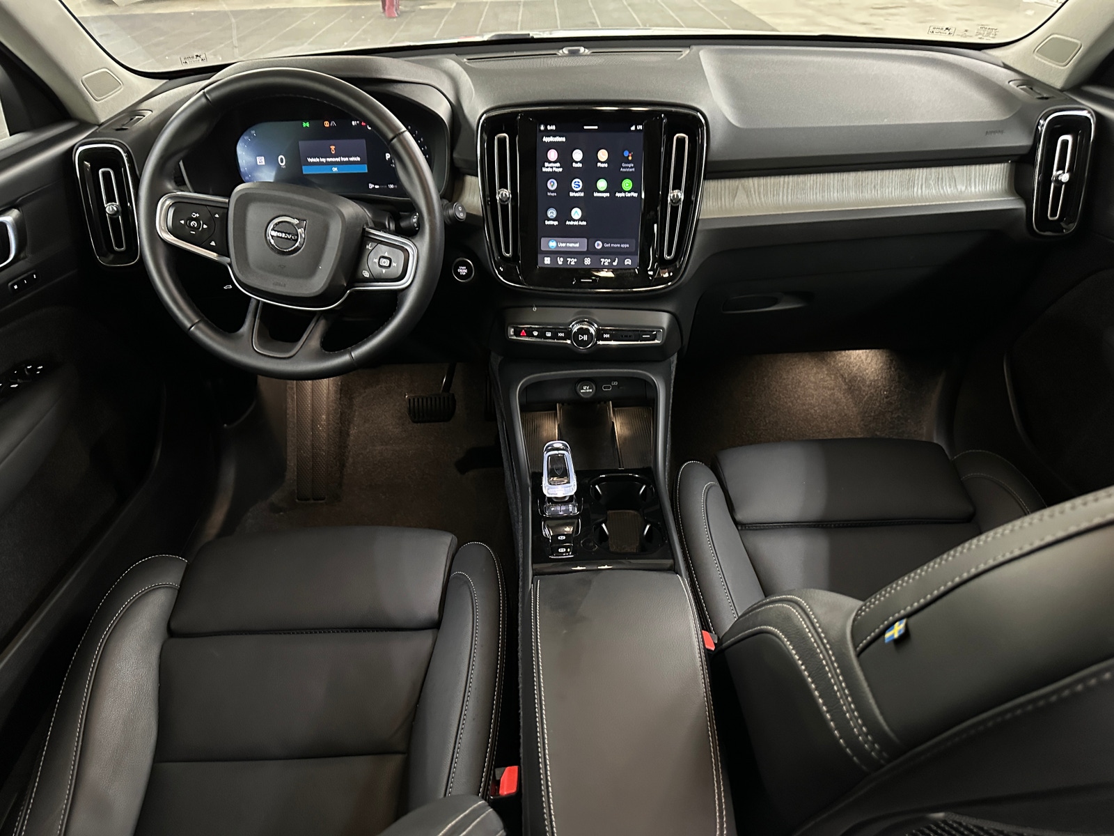 Thumbnail: 2026 Volvo XC40 - 2