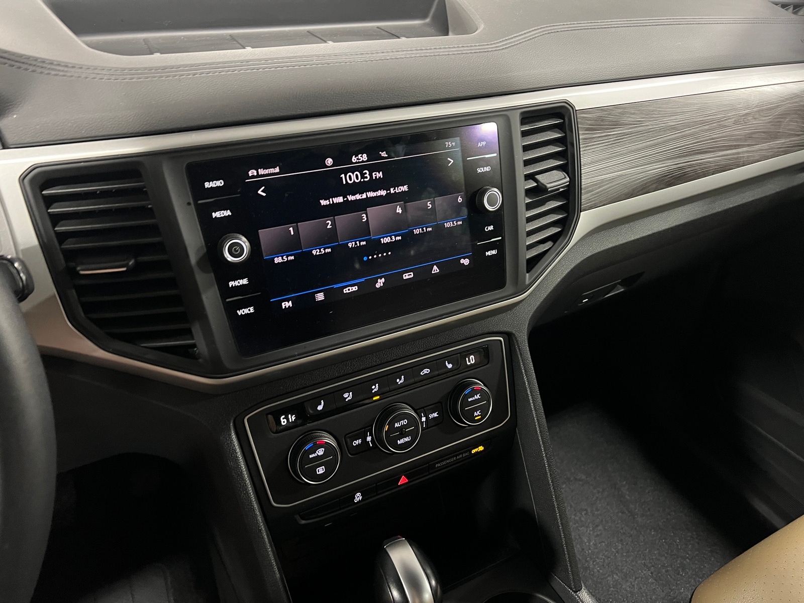 Thumbnail: 2021 Volkswagen Atlas - 3