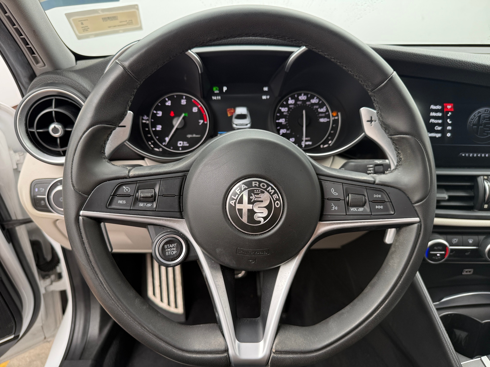 Thumbnail: 2019 Alfa Romeo Giulia - 4
