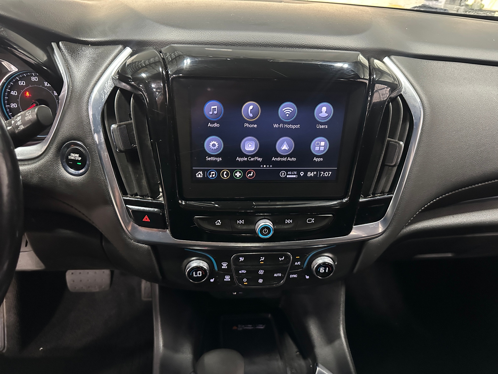 Thumbnail: 2022 Chevrolet Traverse - 4