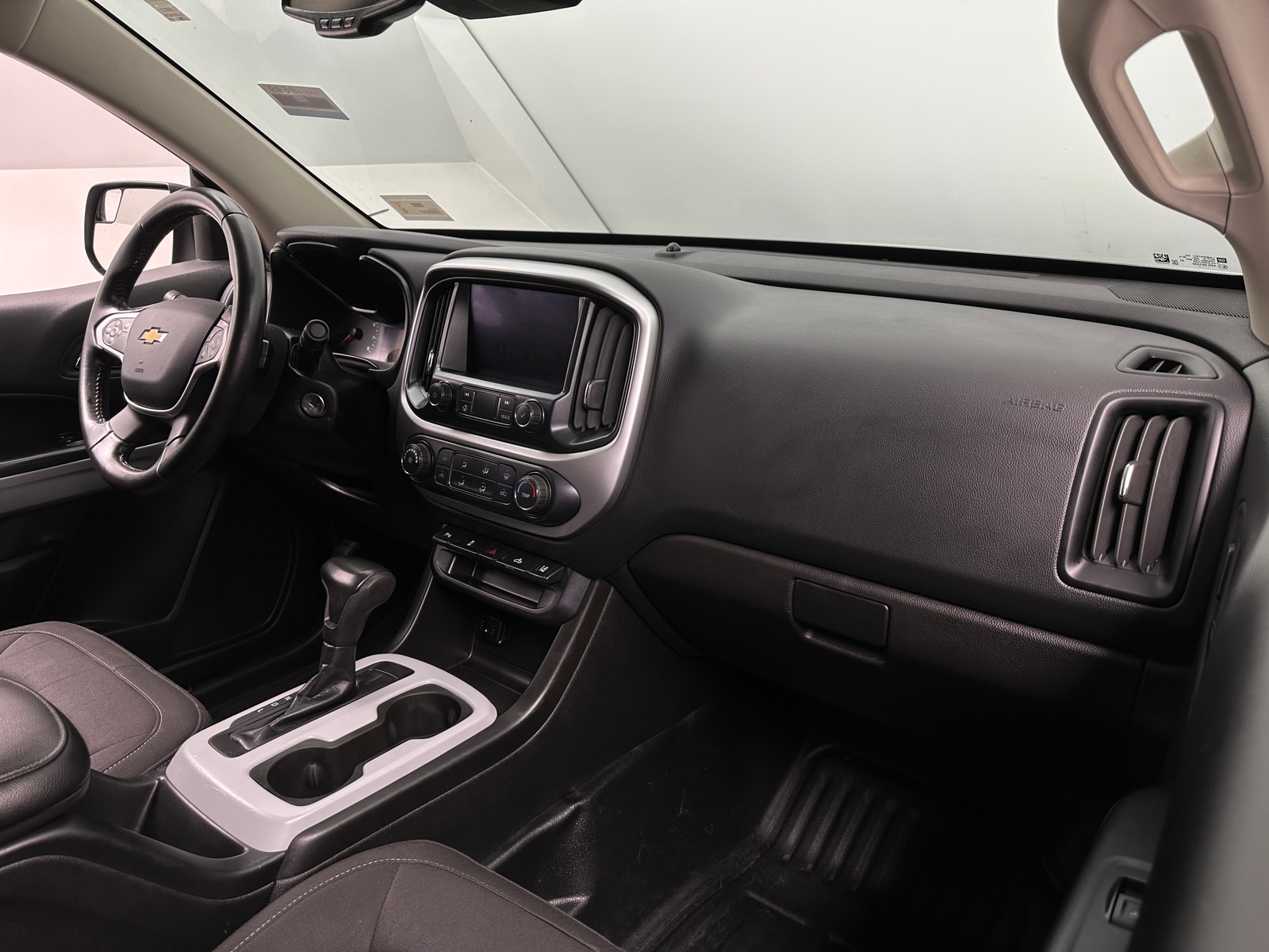 Thumbnail: 2021 Chevrolet Colorado - 3