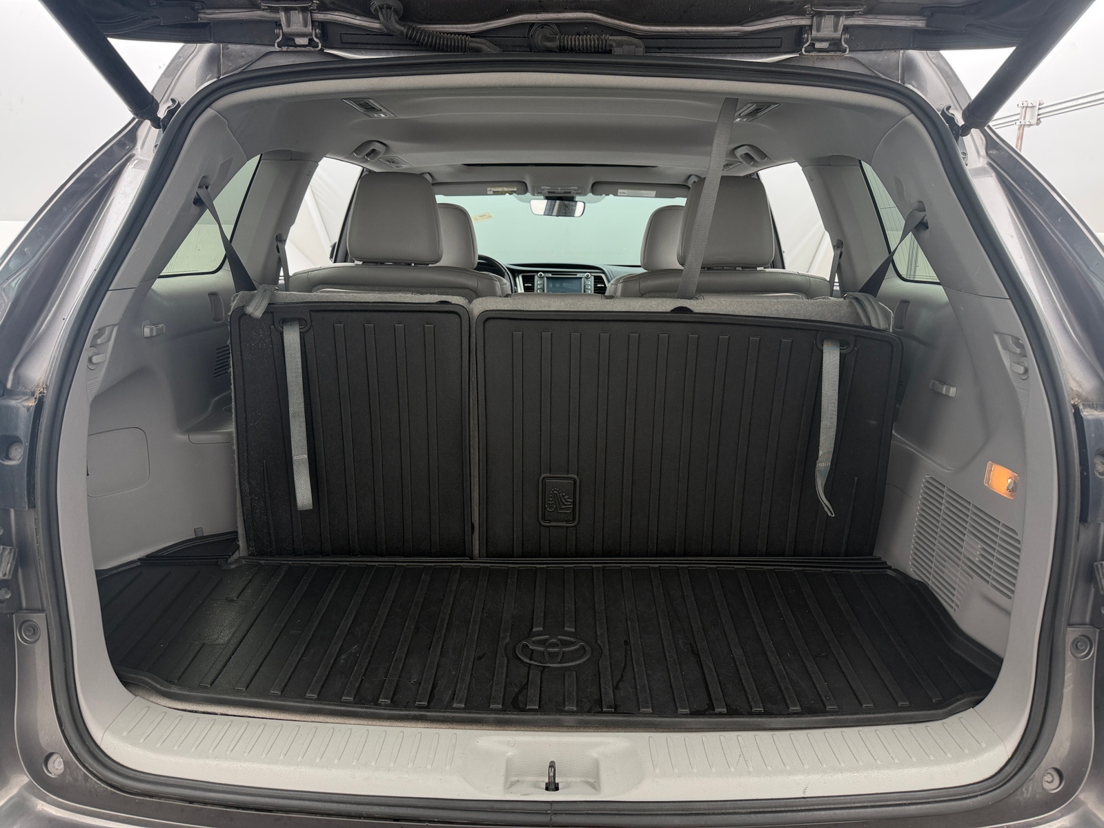 Thumbnail: 2017 Toyota Highlander - 6
