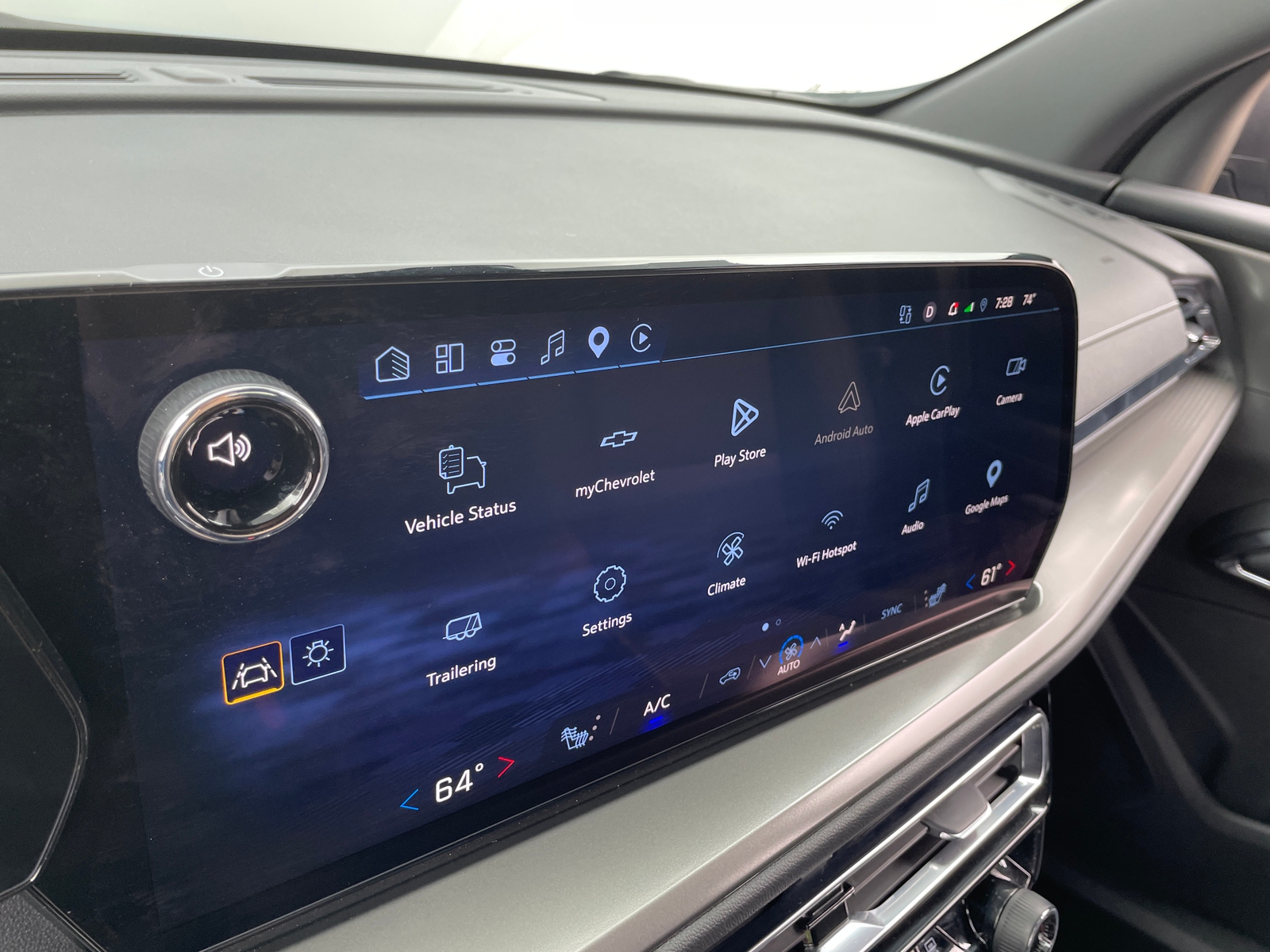 Thumbnail: 2026 Chevrolet Traverse - 3