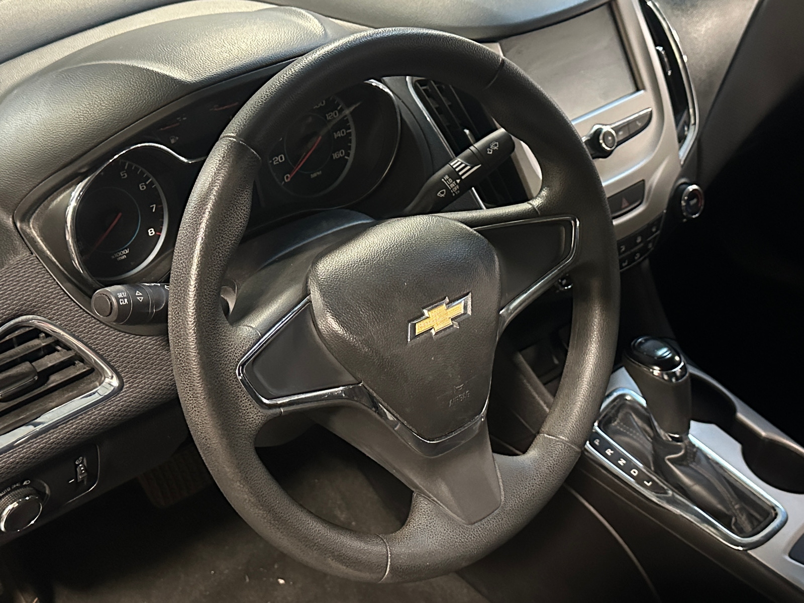 Thumbnail: 2017 Chevrolet Cruze - 5