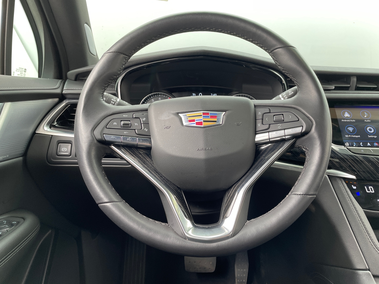 Thumbnail: 2025 Cadillac XT6 - 4