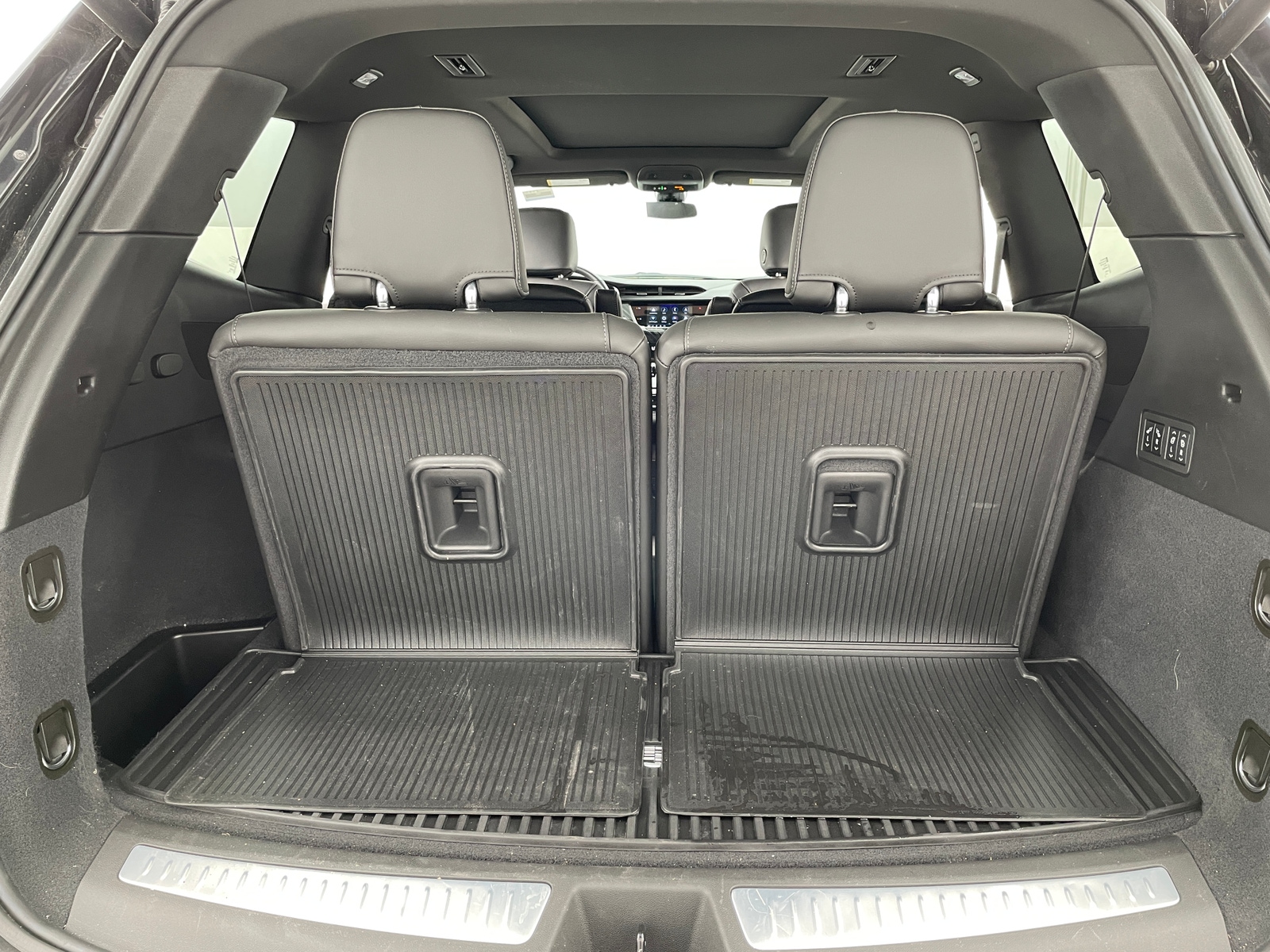 Thumbnail: 2025 Cadillac XT6 - 6
