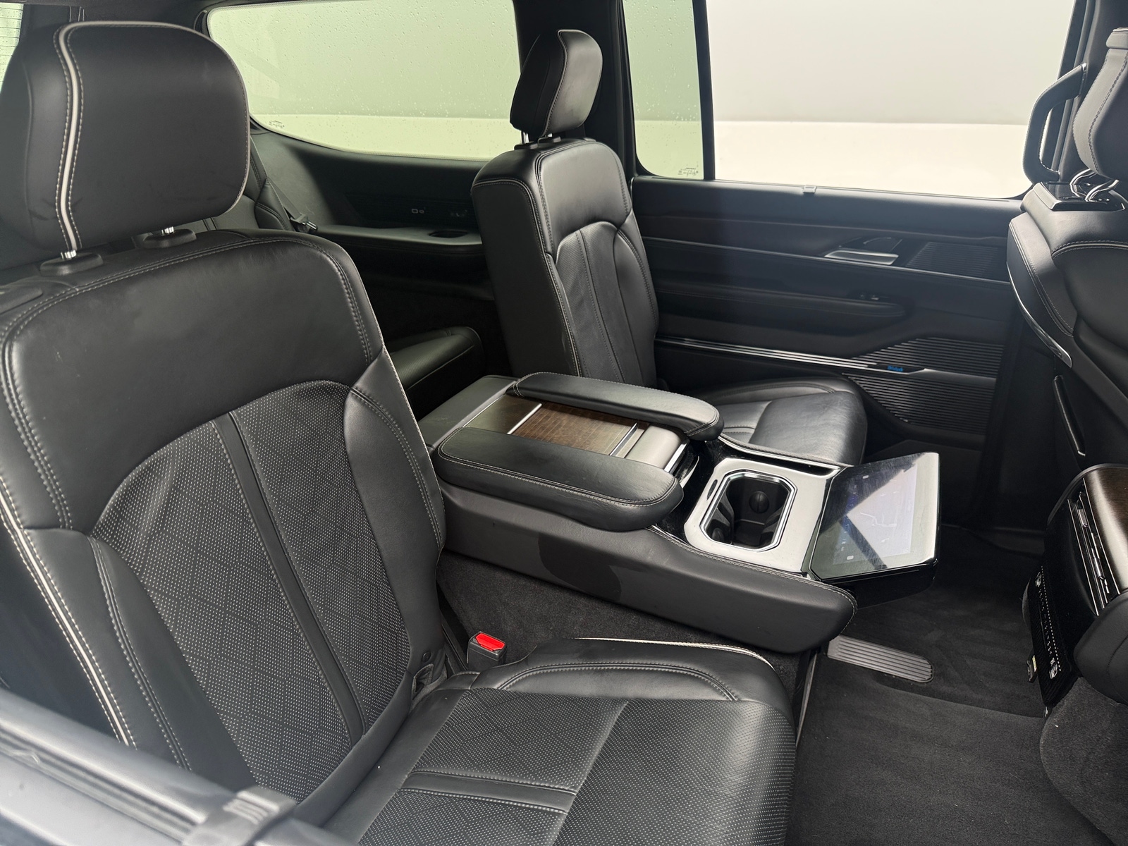 Thumbnail: 2023 Jeep Grand Wagoneer - 5