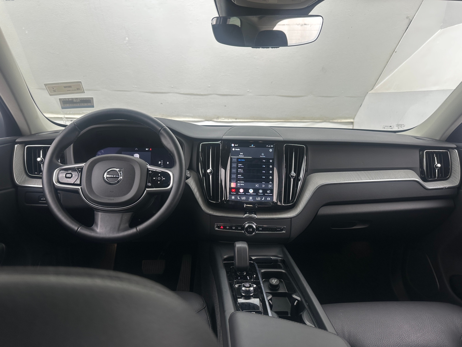 Thumbnail: 2025 Volvo XC60 - 2