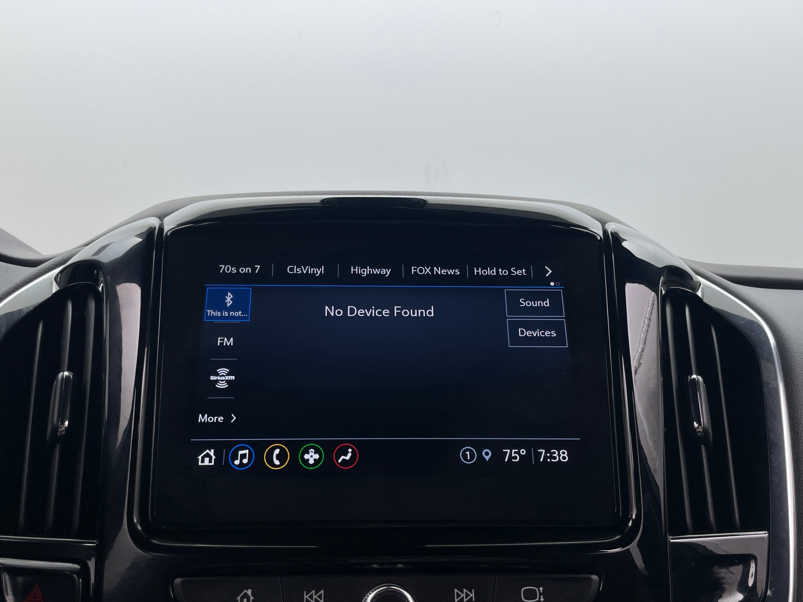 Thumbnail: 2023 Chevrolet Traverse - 3