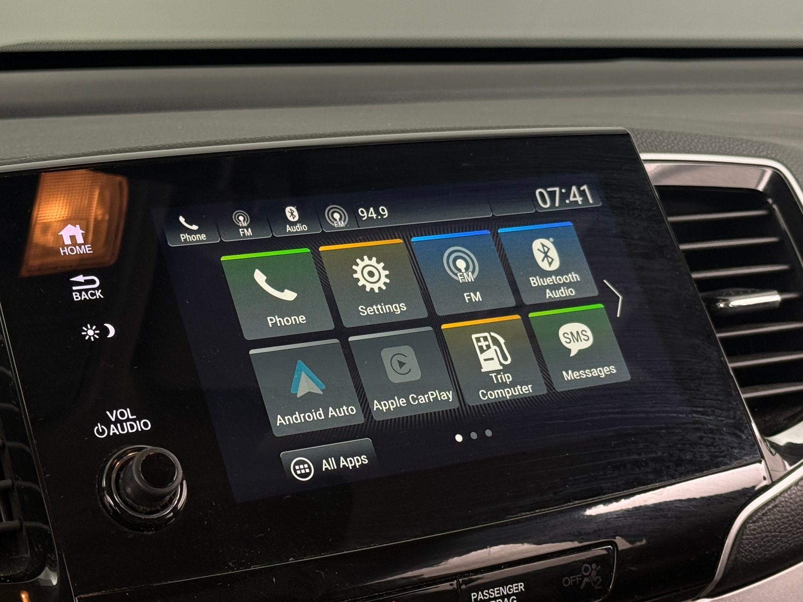 Thumbnail: 2019 Honda Pilot - 3
