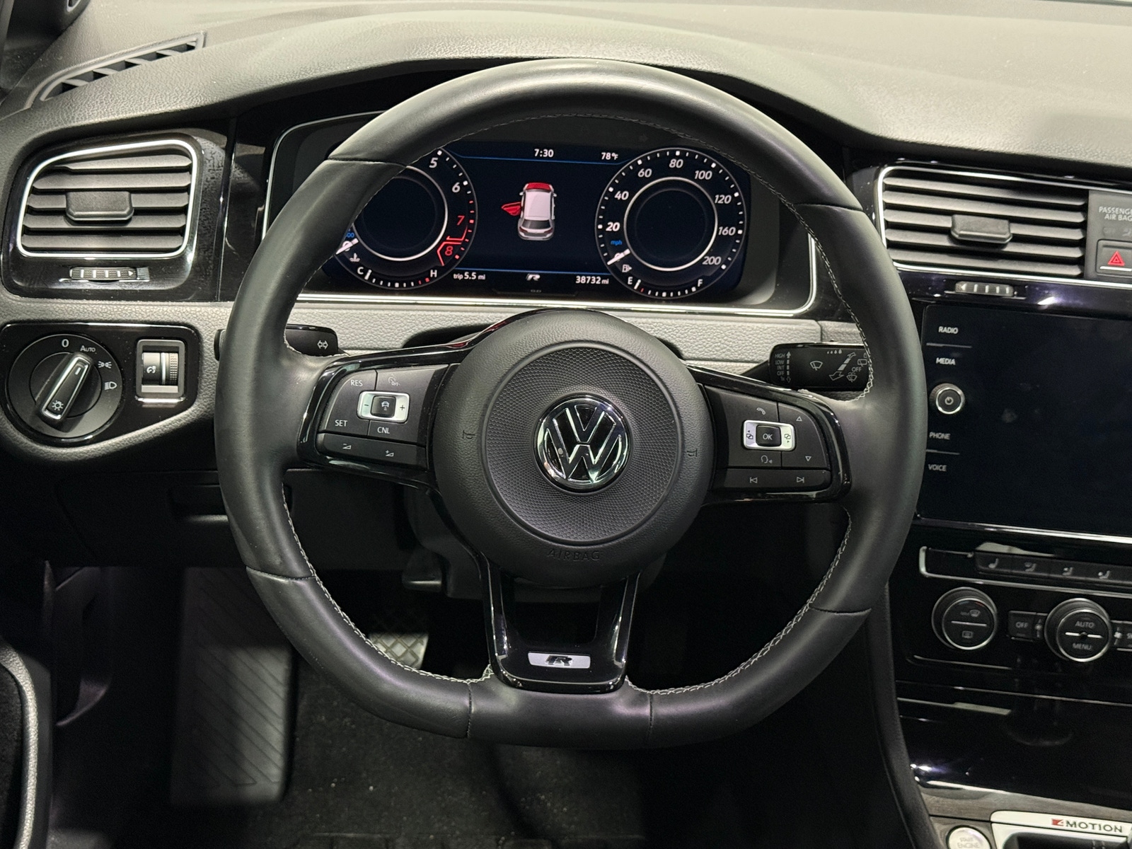 Thumbnail: 2018 Volkswagen Golf - 4