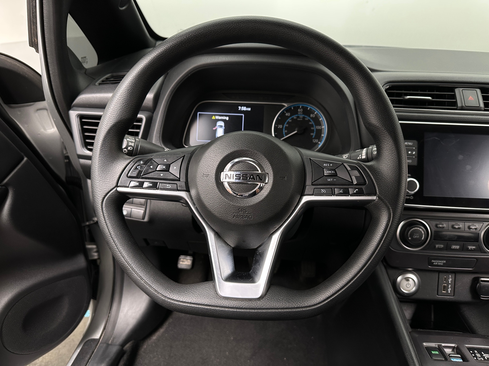 Thumbnail: 2022 Nissan Leaf - 5
