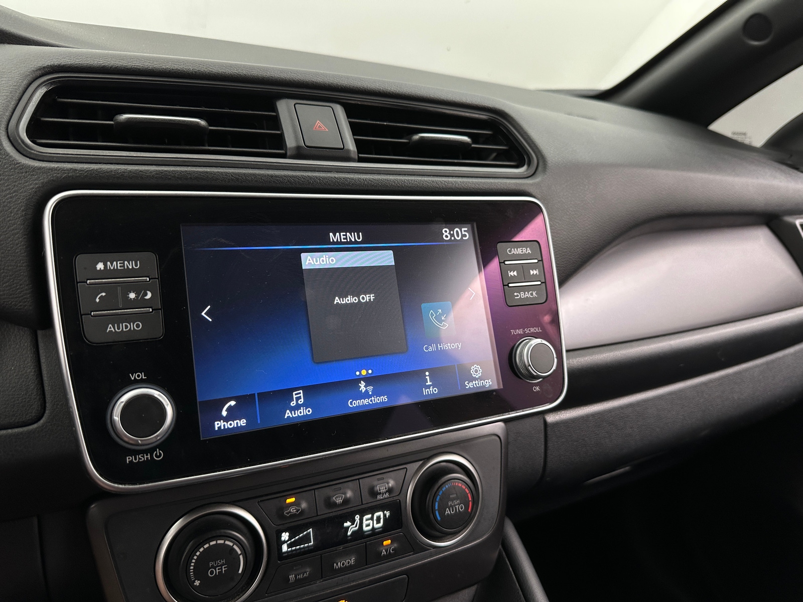 Thumbnail: 2022 Nissan Leaf - 4