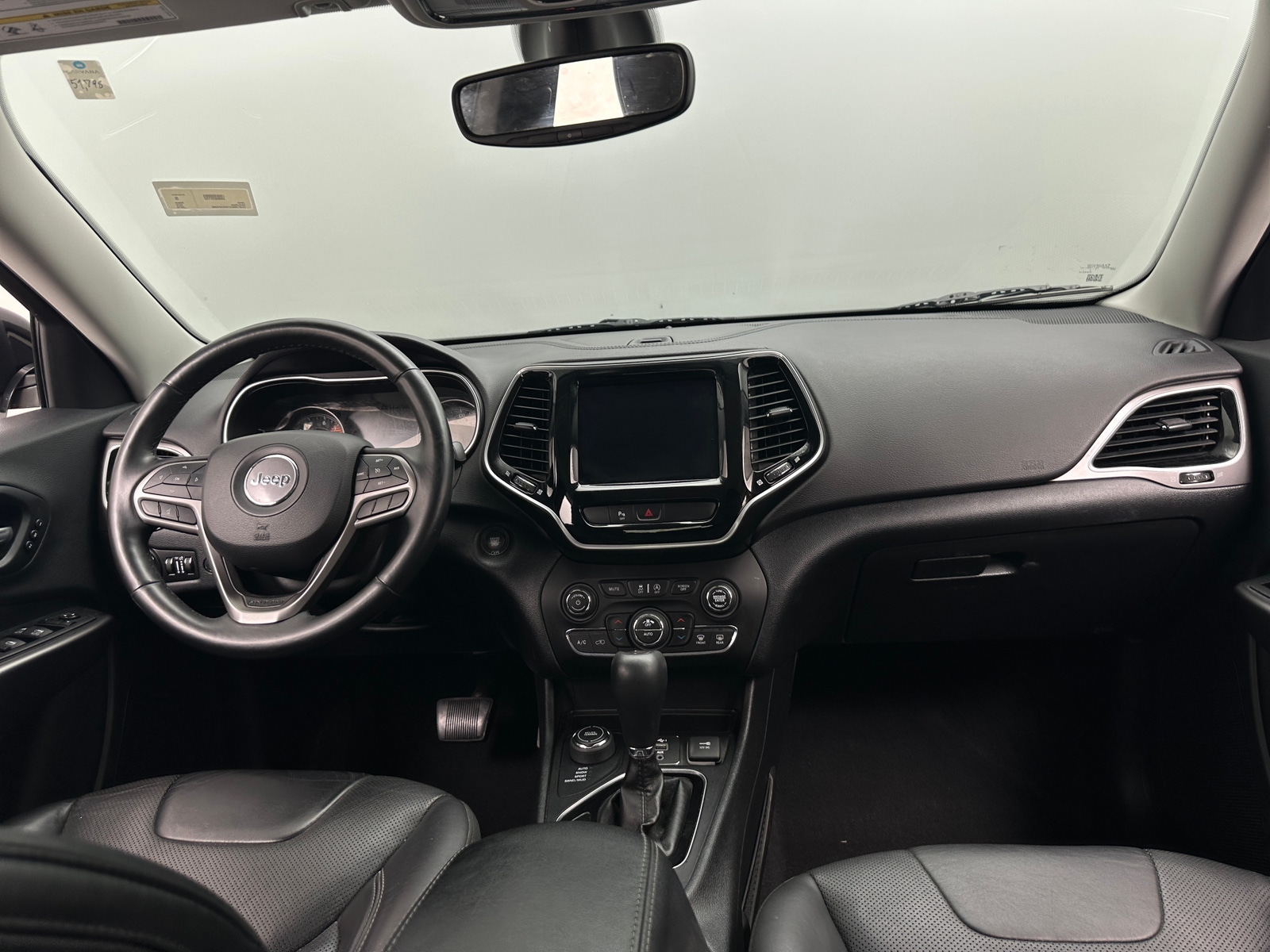 Thumbnail: 2019 Jeep Cherokee - 3