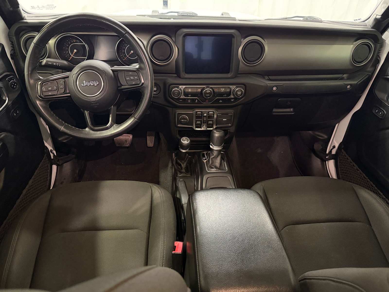 Thumbnail: 2021 Jeep Gladiator - 3
