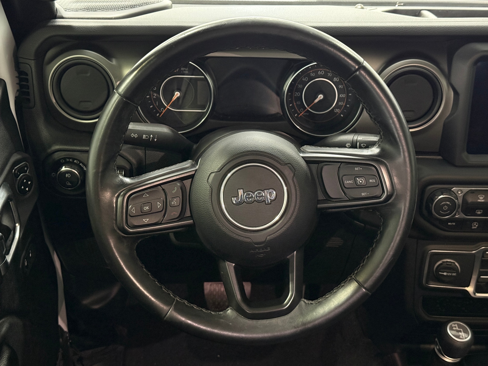 Thumbnail: 2021 Jeep Gladiator - 5