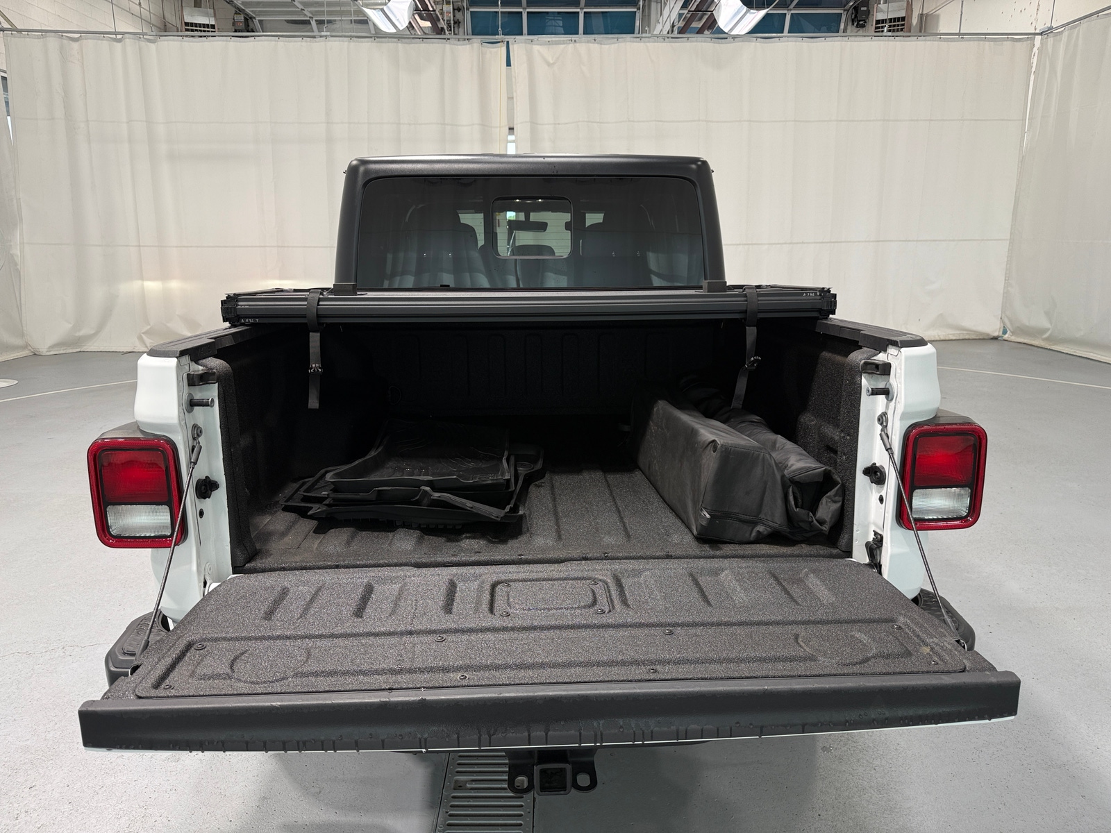 Thumbnail: 2021 Jeep Gladiator - 7