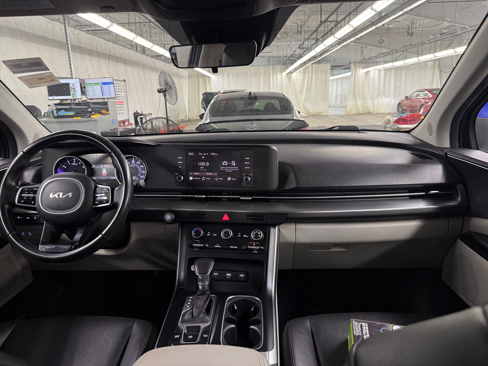 Thumbnail: 2023 Kia Carnival - 2