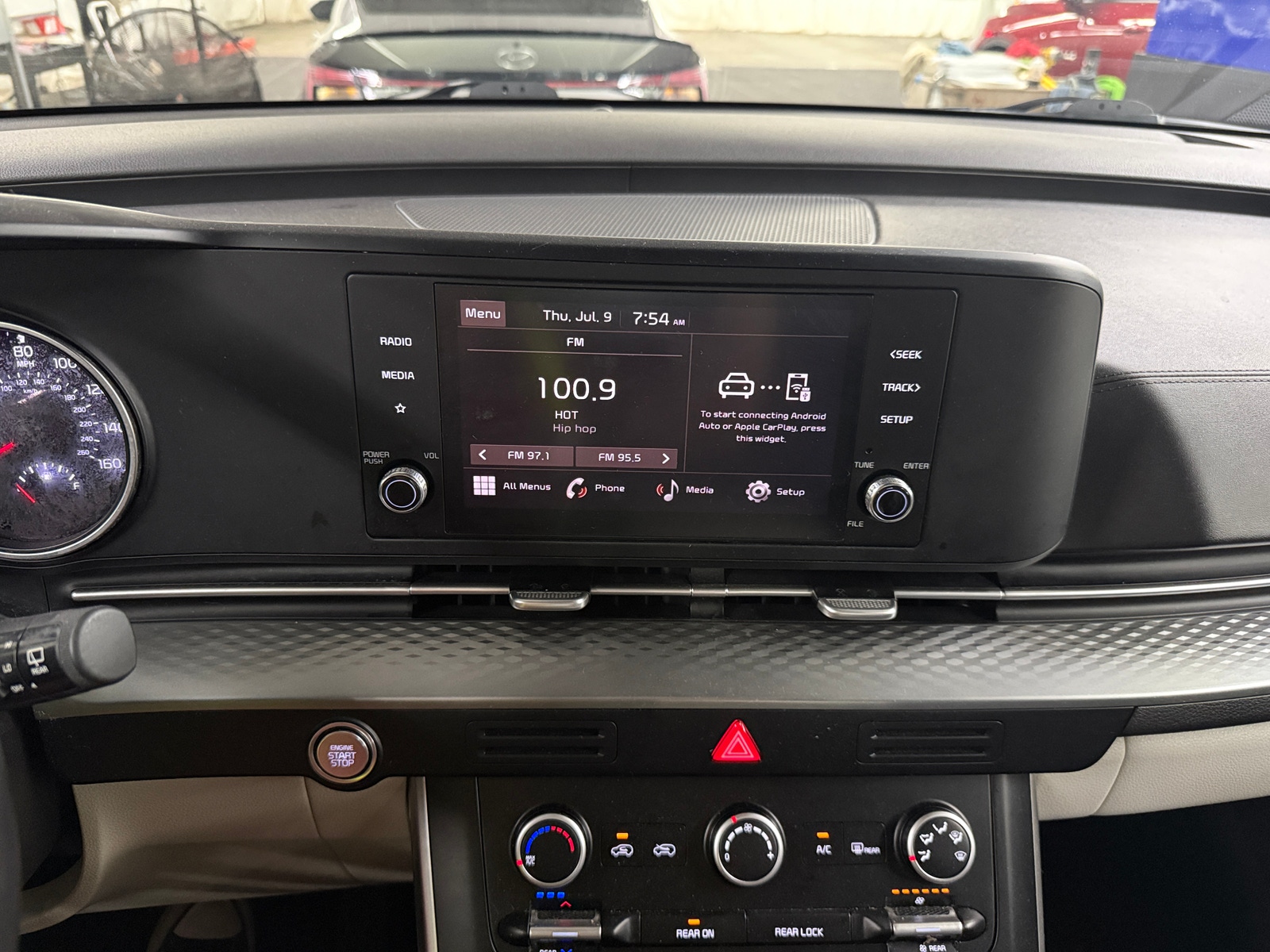 Thumbnail: 2023 Kia Carnival - 3