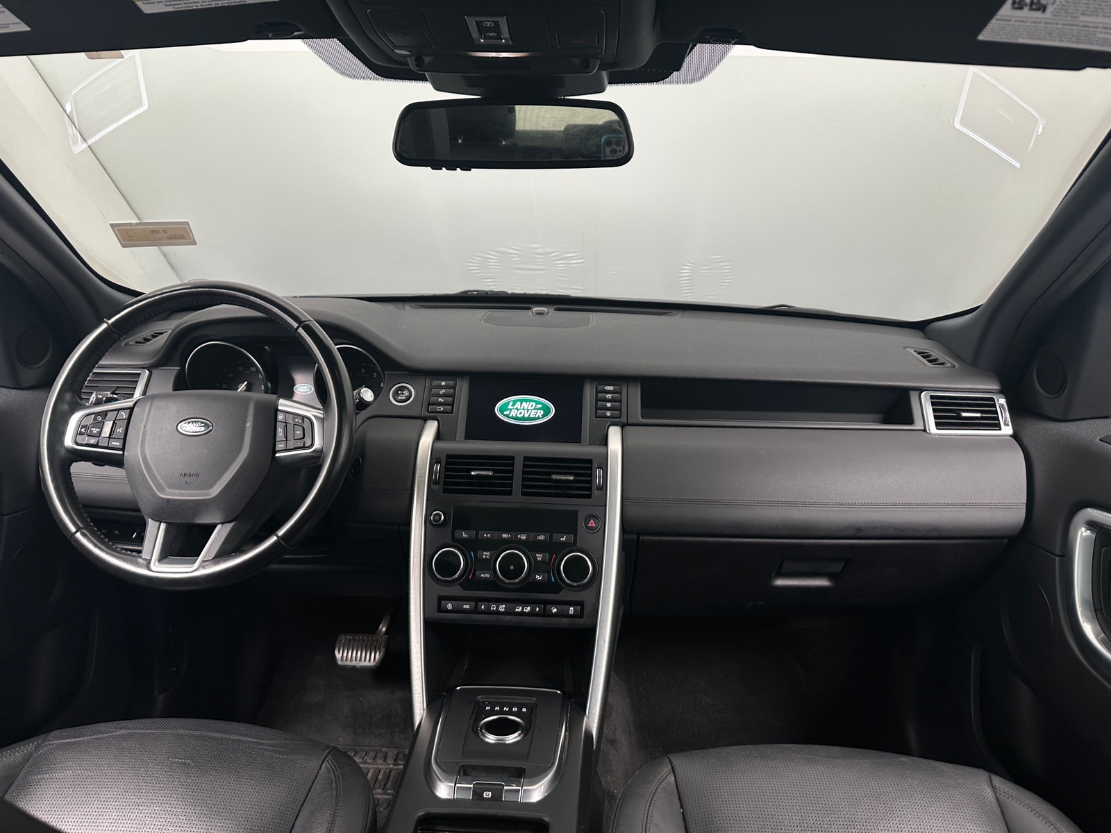 Thumbnail: 2018 Land Rover Discovery Sport - 2