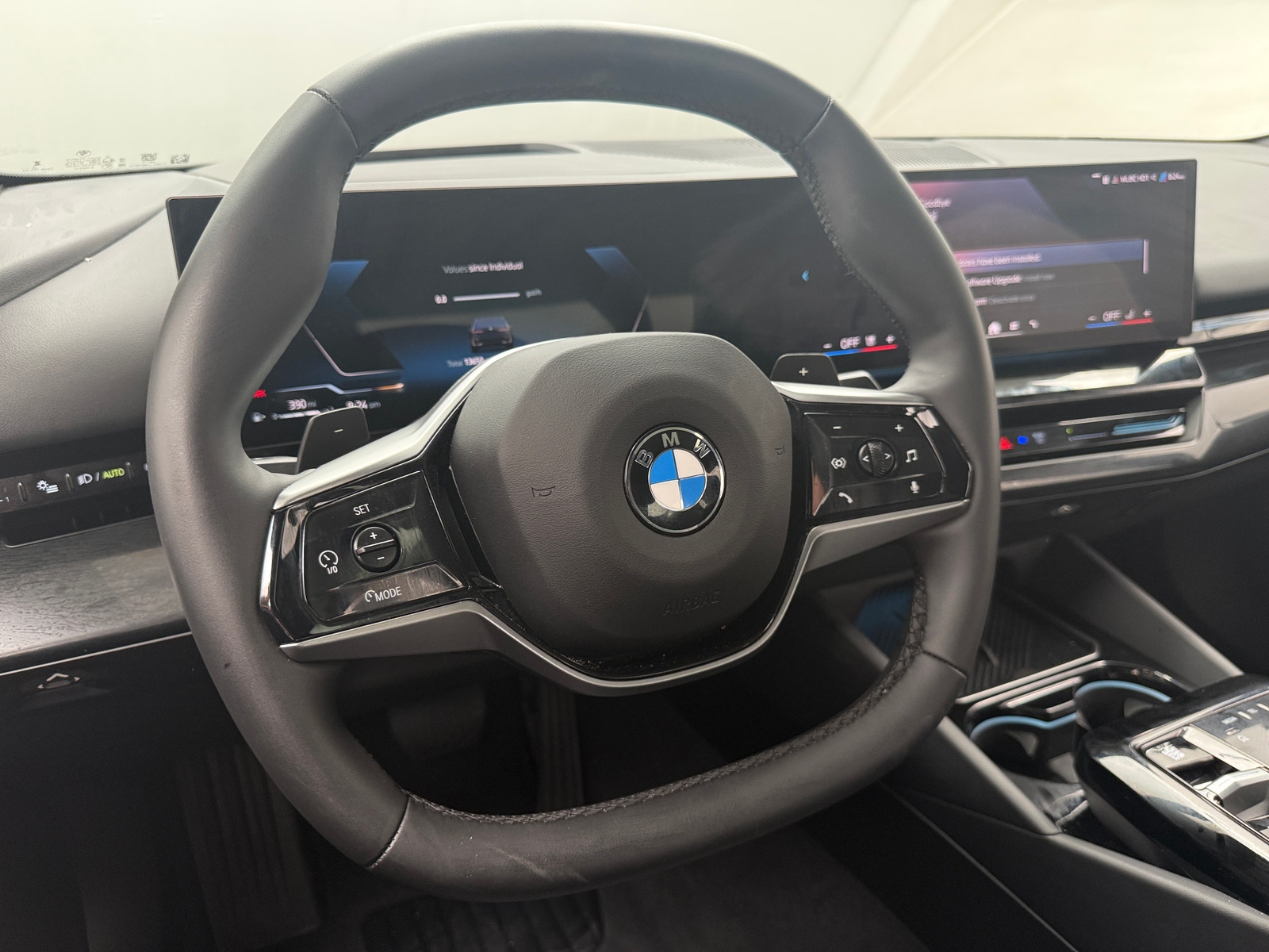 Thumbnail: 2026 BMW 5 Series - 4