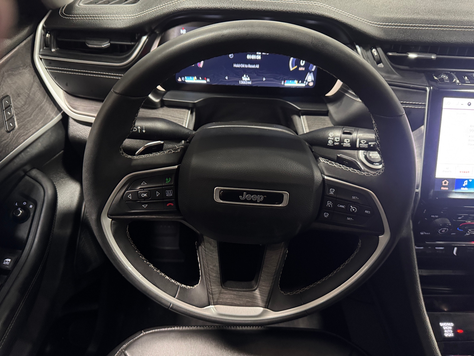 Thumbnail: 2023 Jeep Grand Cherokee - 4