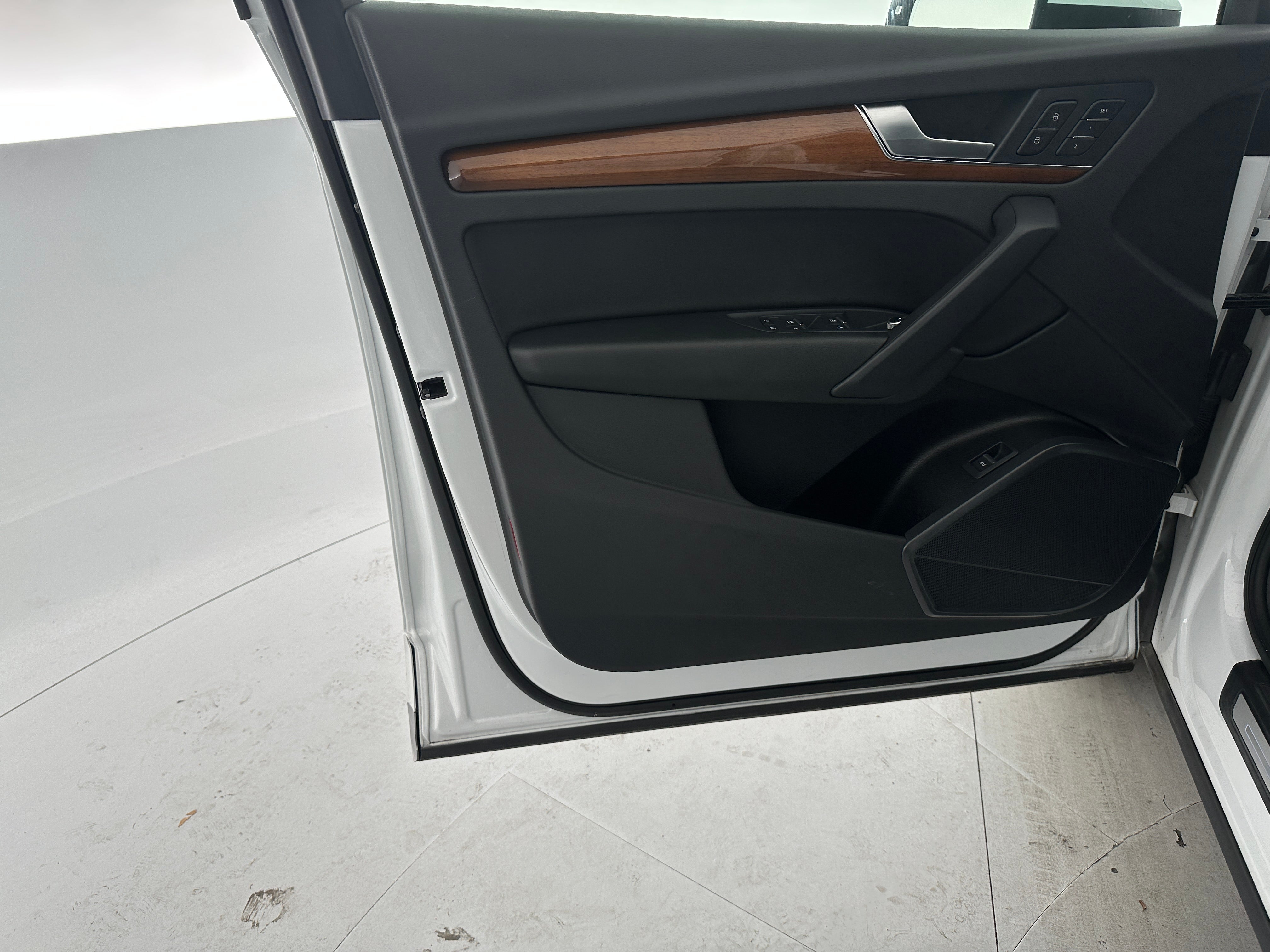 2022 Audi Q5 Premium - Photo 2