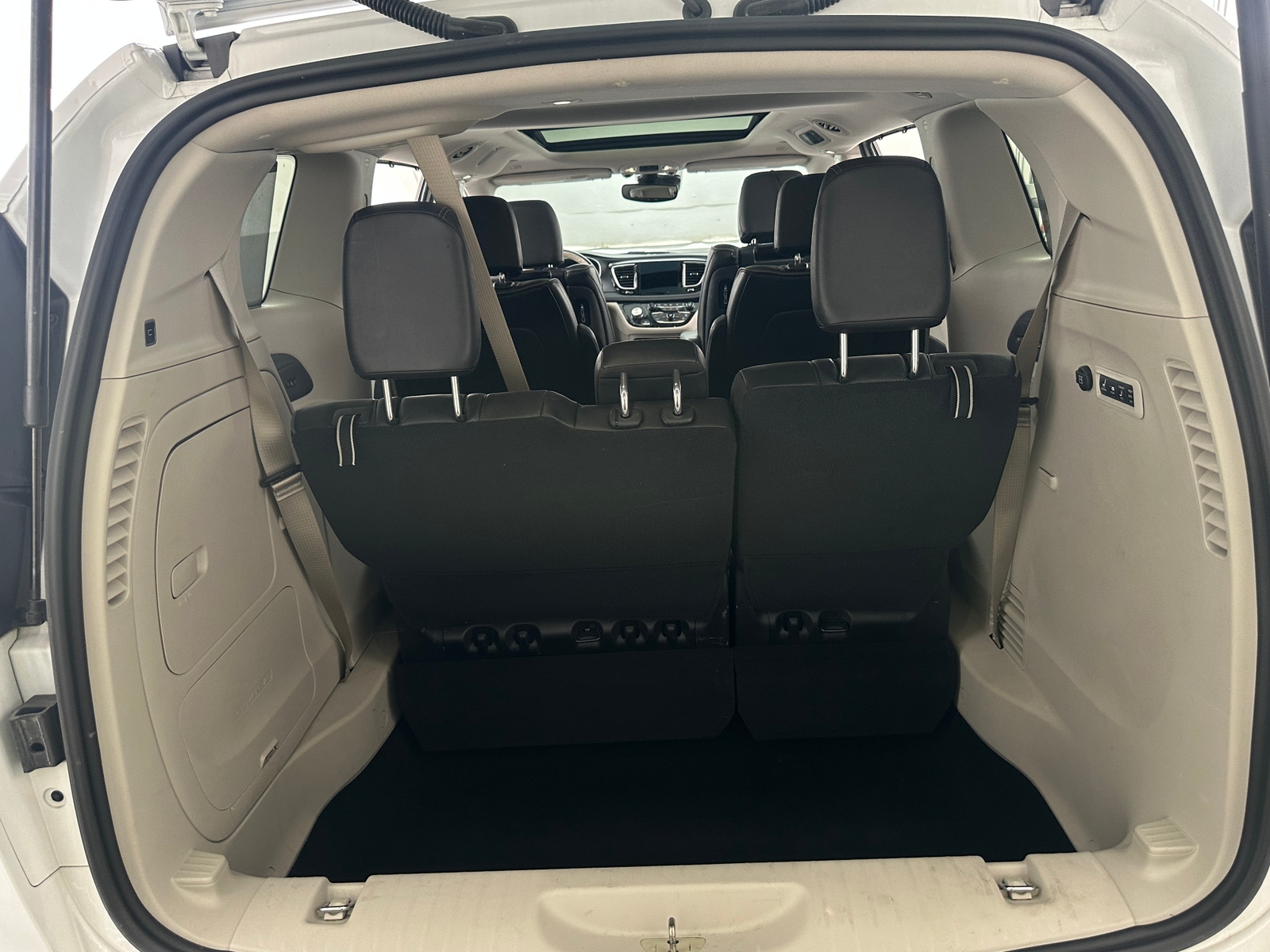 Thumbnail: 2020 Chrysler Pacifica - 6