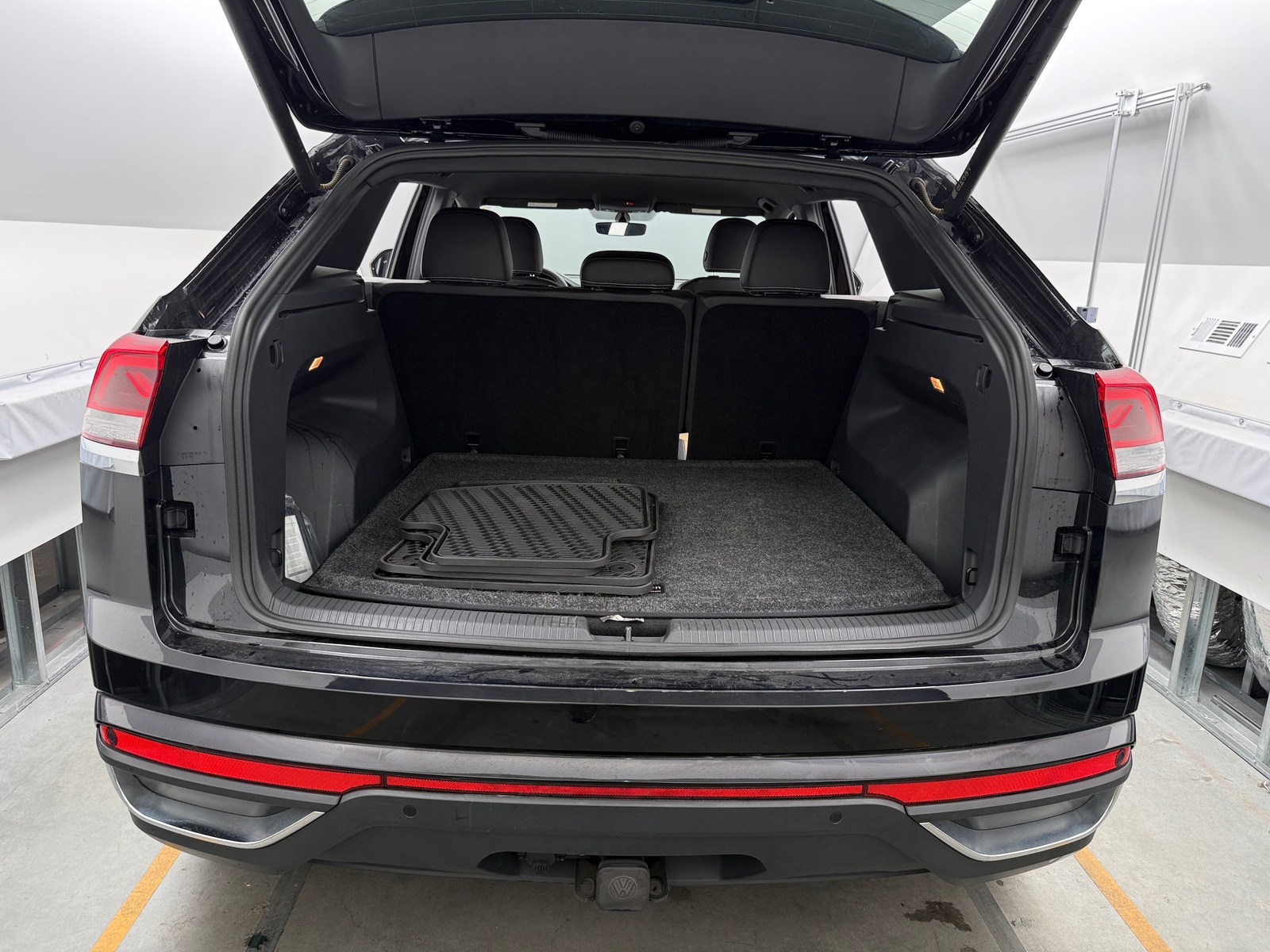 Thumbnail: 2023 Volkswagen Atlas - 6