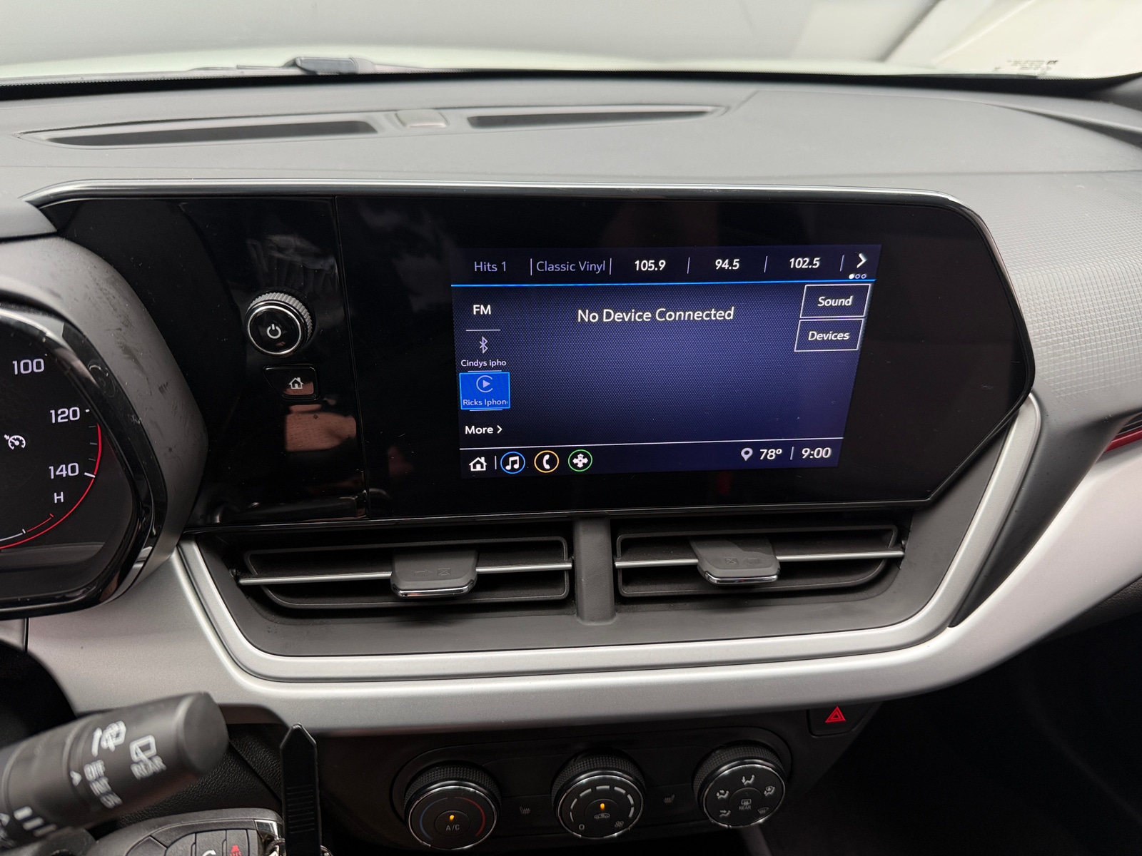 Thumbnail: 2024 Chevrolet Trax - 4