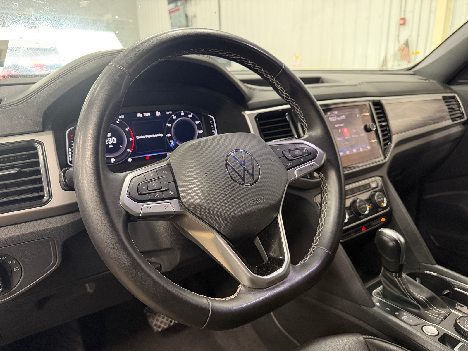 Thumbnail: 2022 Volkswagen Atlas - 4
