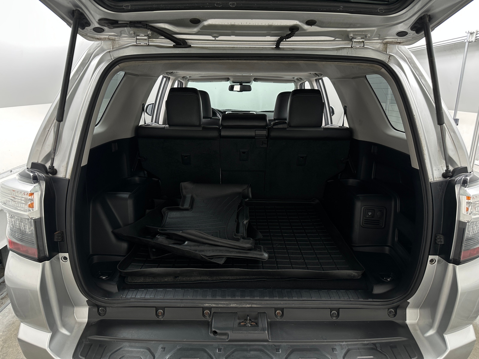Thumbnail: 2016 Toyota 4Runner - 7